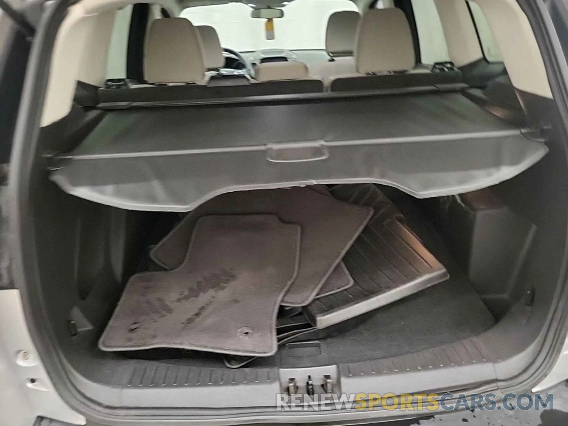 19 Фотография поврежденного автомобиля 1FMCU9GDXKUB27277 FORD ESCAPE 2019
