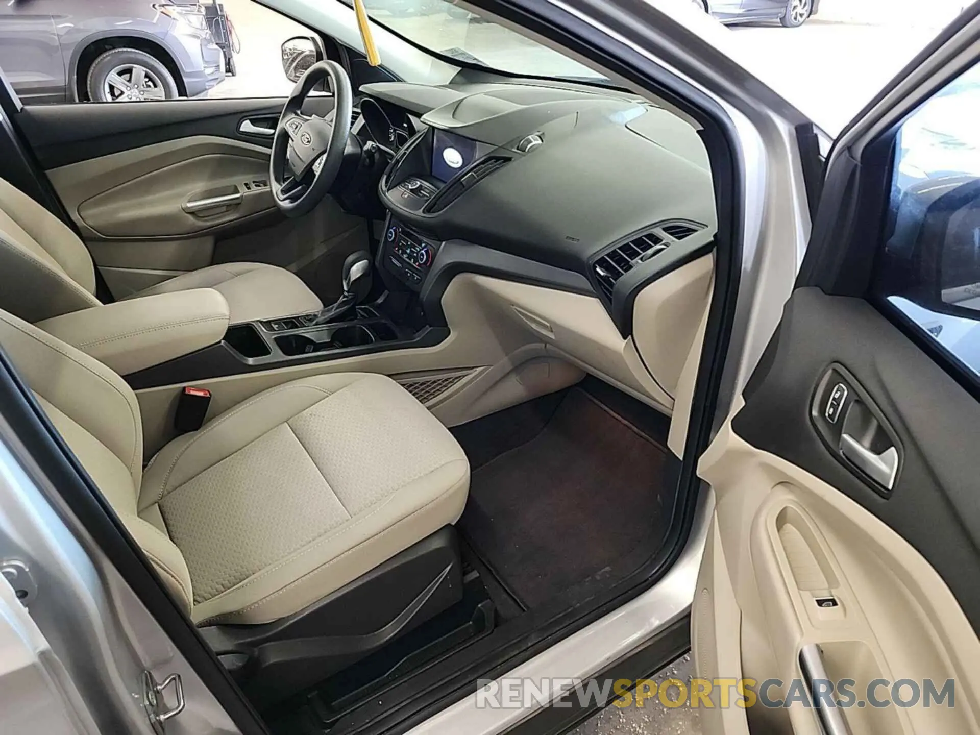 22 Фотография поврежденного автомобиля 1FMCU9GDXKUB27277 FORD ESCAPE 2019
