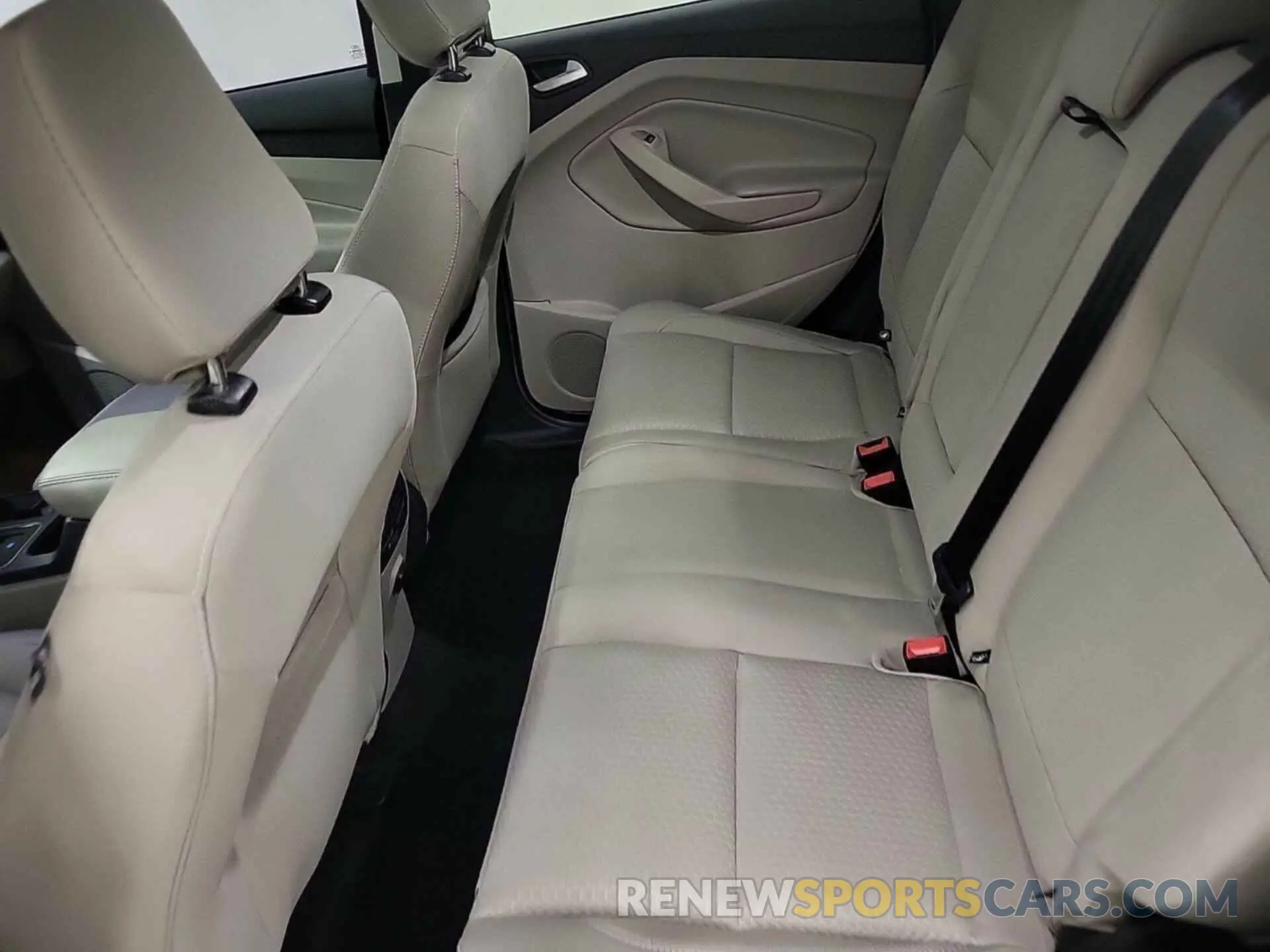 6 Фотография поврежденного автомобиля 1FMCU9GDXKUB27277 FORD ESCAPE 2019