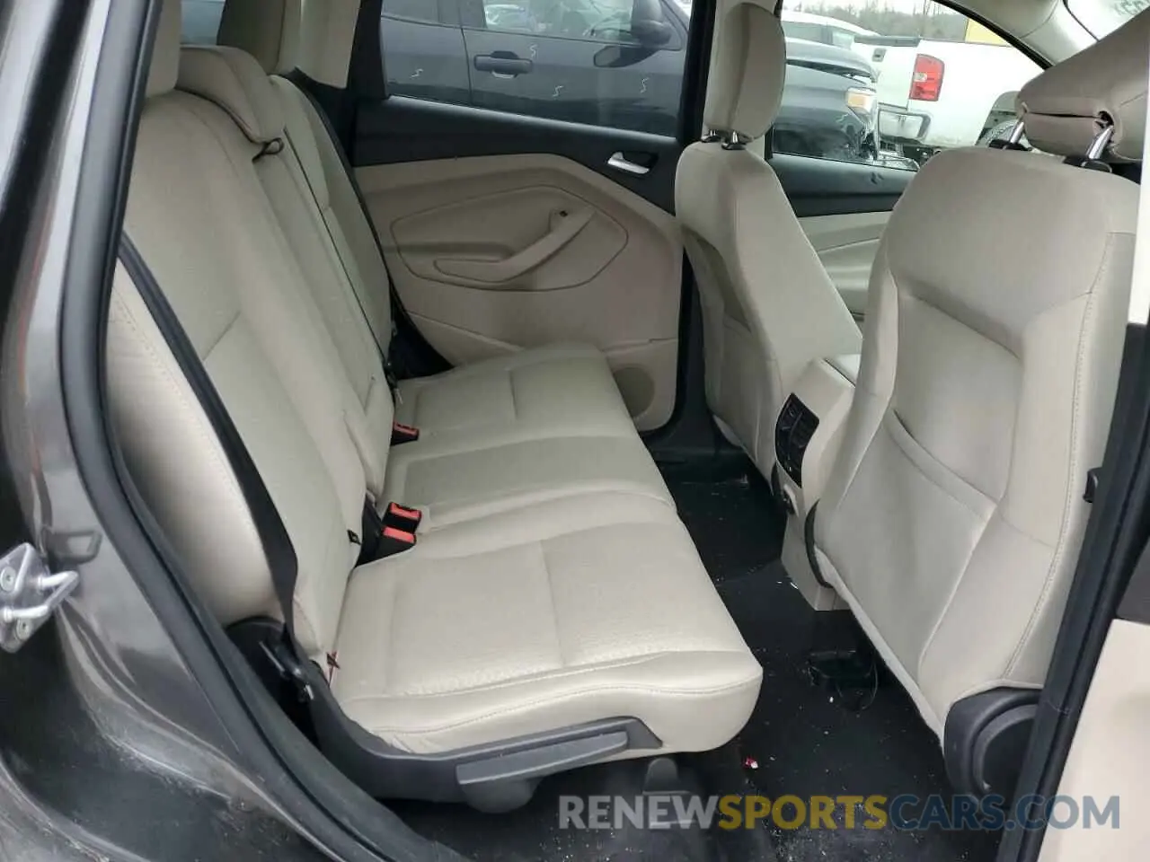 10 Photograph of a damaged car 1FMCU9GDXKUB46993 FORD ESCAPE 2019
