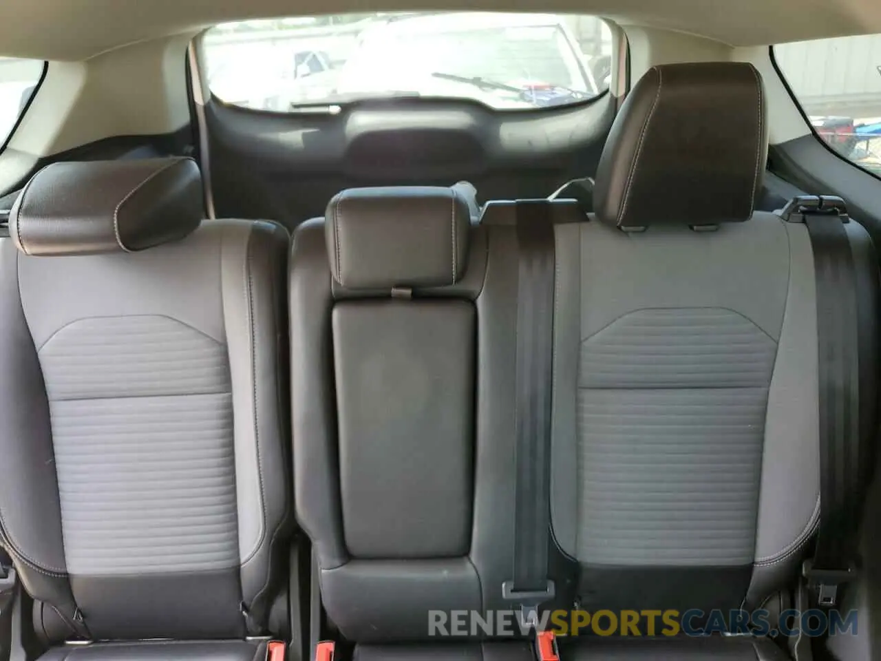 10 Photograph of a damaged car 1FMCU9GDXKUB59677 FORD ESCAPE 2019