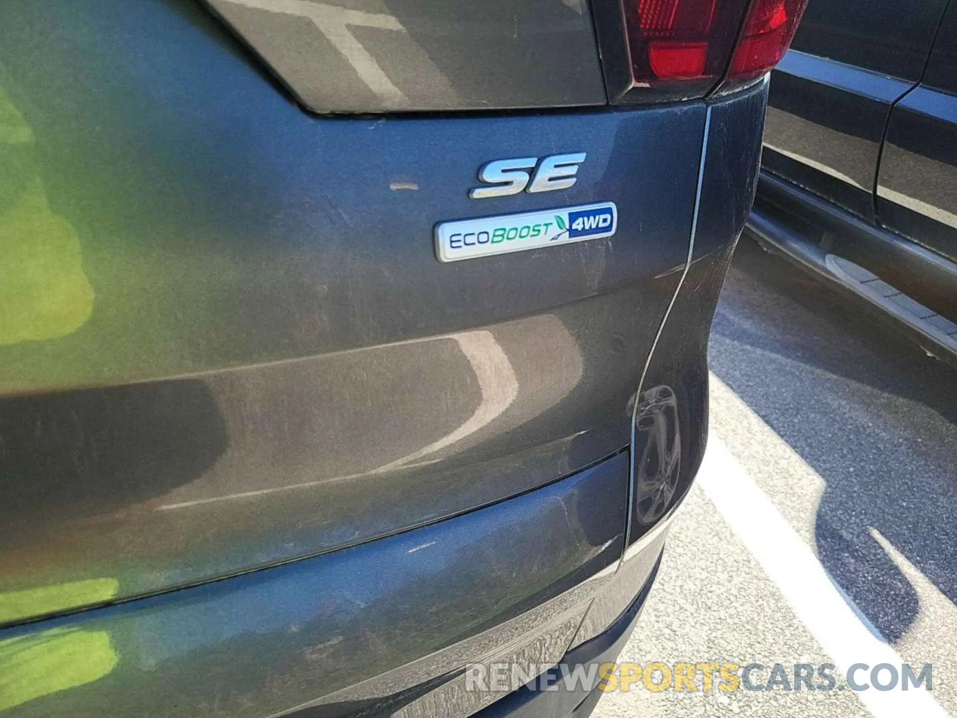 6 Photograph of a damaged car 1FMCU9GDXKUB75412 FORD ESCAPE 2019