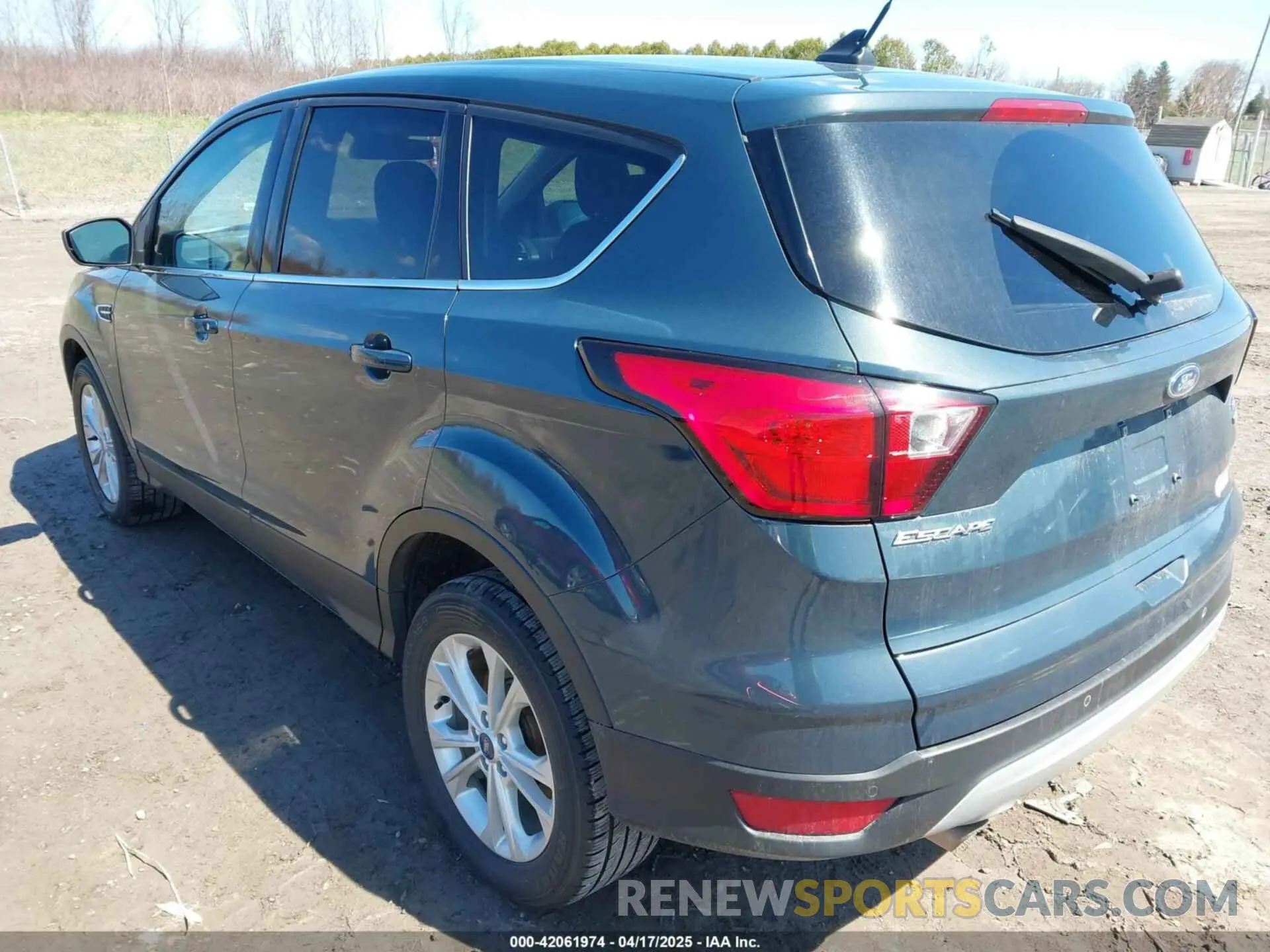 3 Фотография поврежденного автомобиля 1FMCU9GDXKUC06609 FORD ESCAPE 2019