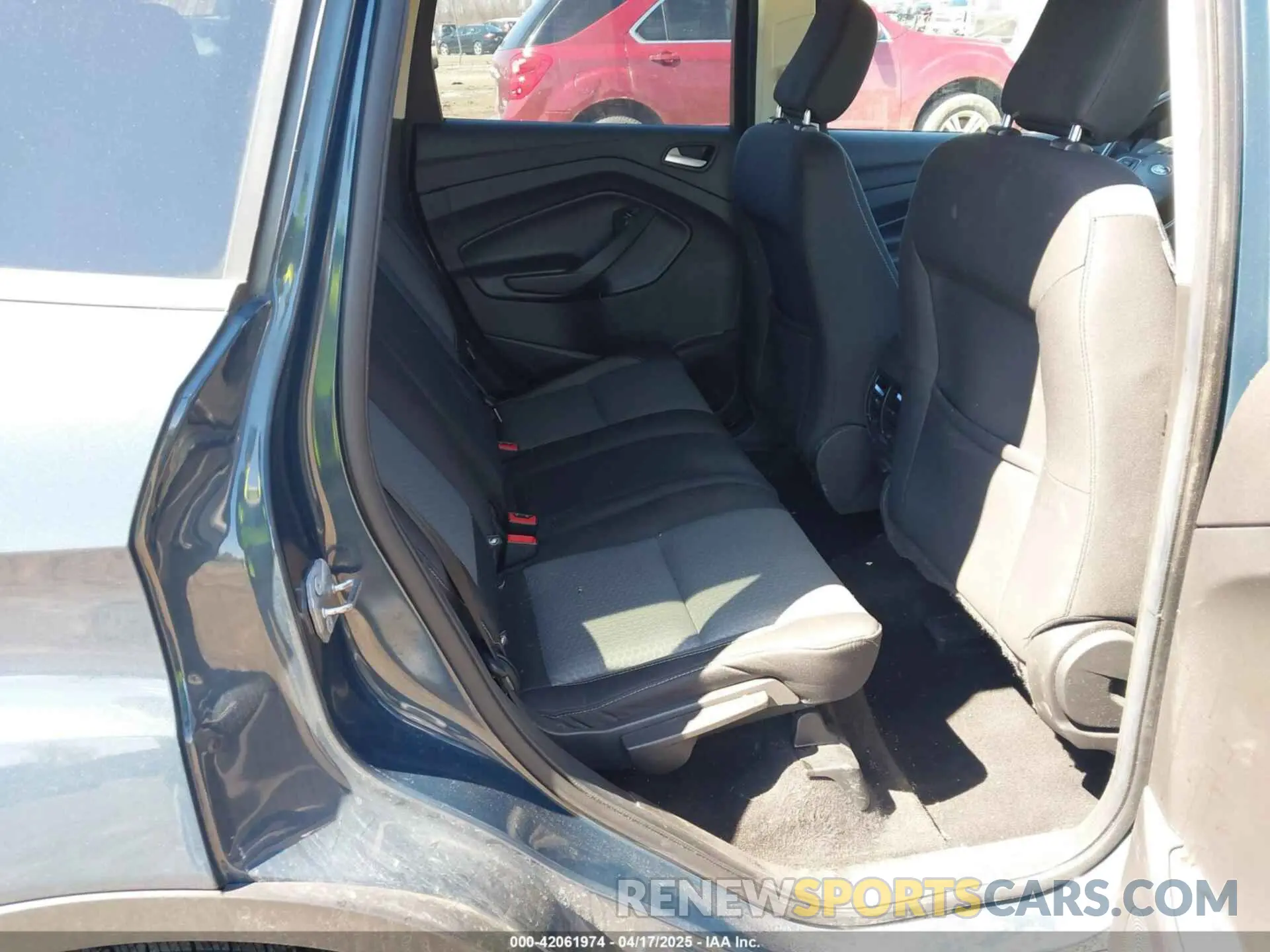 8 Фотография поврежденного автомобиля 1FMCU9GDXKUC06609 FORD ESCAPE 2019