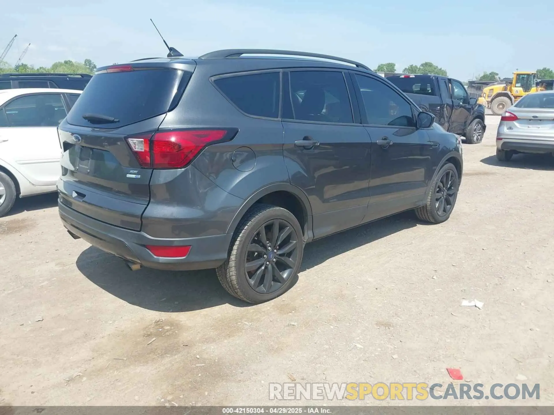 4 Фотография поврежденного автомобиля 1FMCU9GDXKUC19327 FORD ESCAPE 2019
