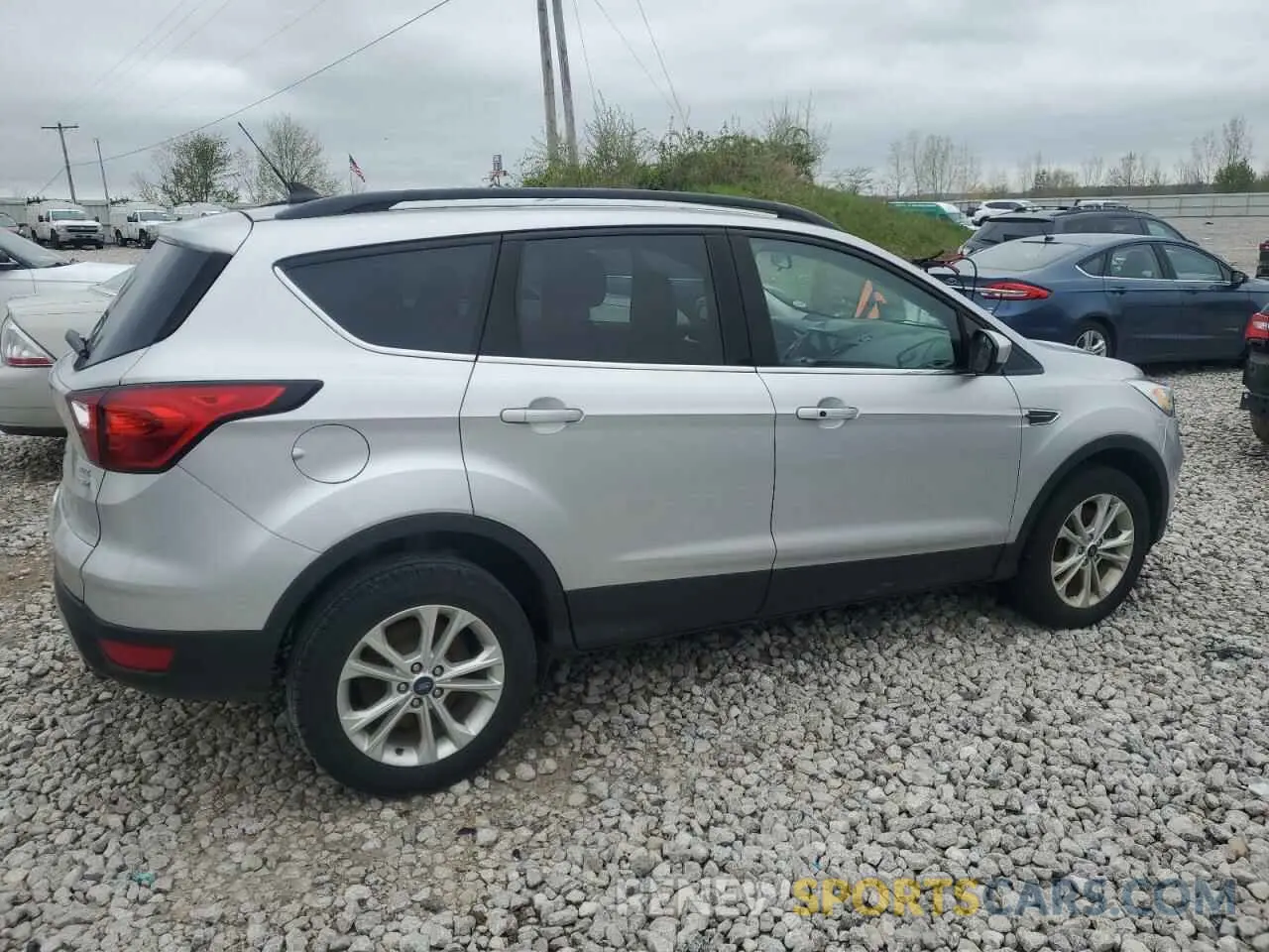 3 Photograph of a damaged car 1FMCU9HD0KUA78296 FORD ESCAPE 2019
