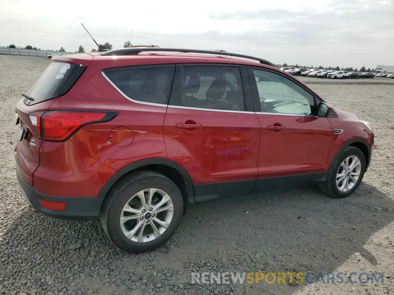 3 Photograph of a damaged car 1FMCU9HD0KUB05853 FORD ESCAPE 2019
