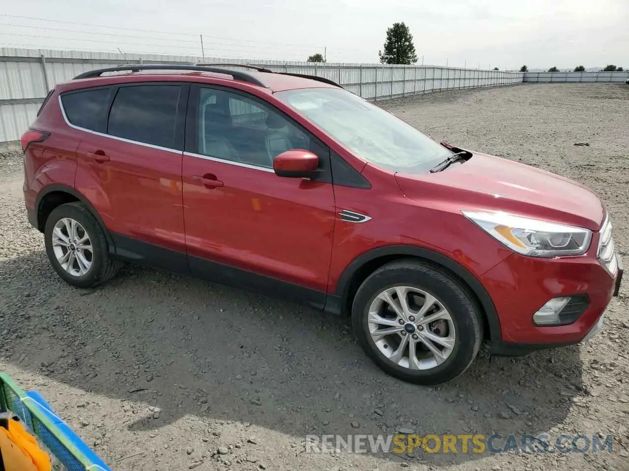 4 Photograph of a damaged car 1FMCU9HD0KUB05853 FORD ESCAPE 2019