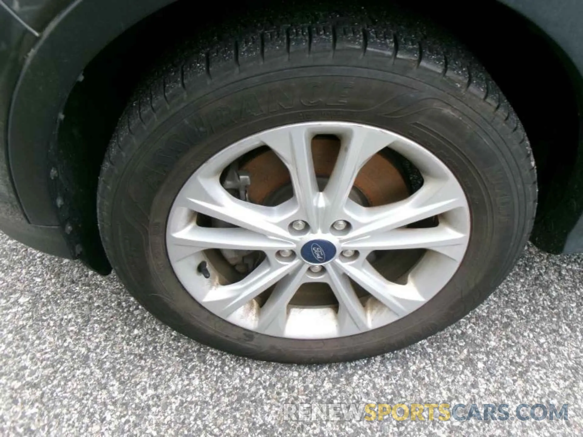 10 Photograph of a damaged car 1FMCU9HD0KUB11765 FORD ESCAPE 2019