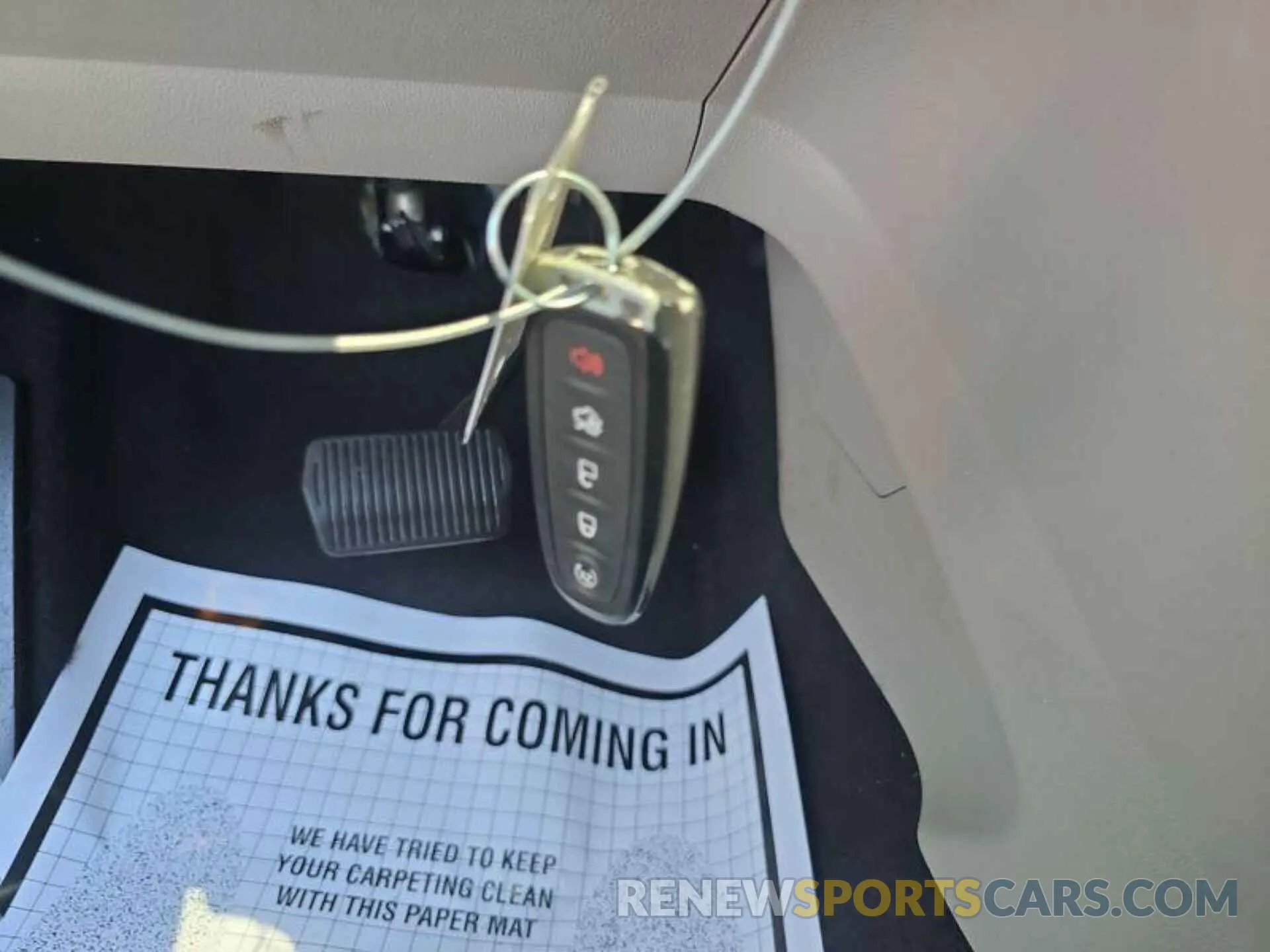 8 Photograph of a damaged car 1FMCU9HD1KUA65573 FORD ESCAPE 2019