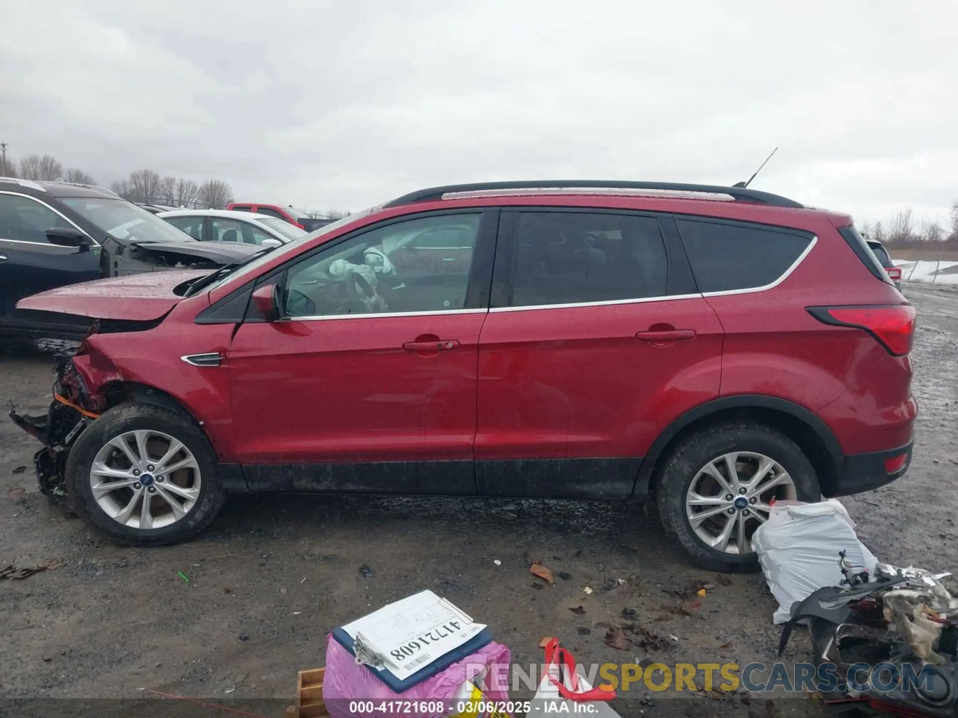 15 Photograph of a damaged car 1FMCU9HD1KUB76186 FORD ESCAPE 2019