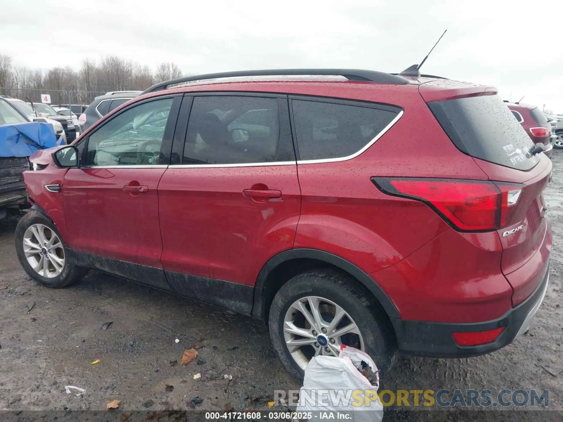 3 Photograph of a damaged car 1FMCU9HD1KUB76186 FORD ESCAPE 2019