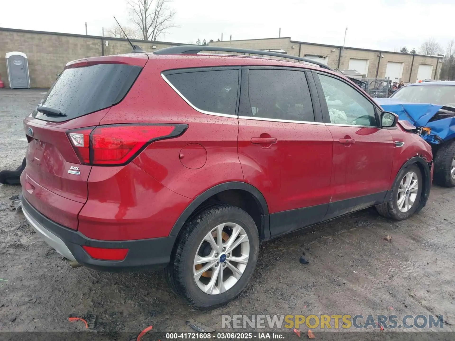 4 Photograph of a damaged car 1FMCU9HD1KUB76186 FORD ESCAPE 2019