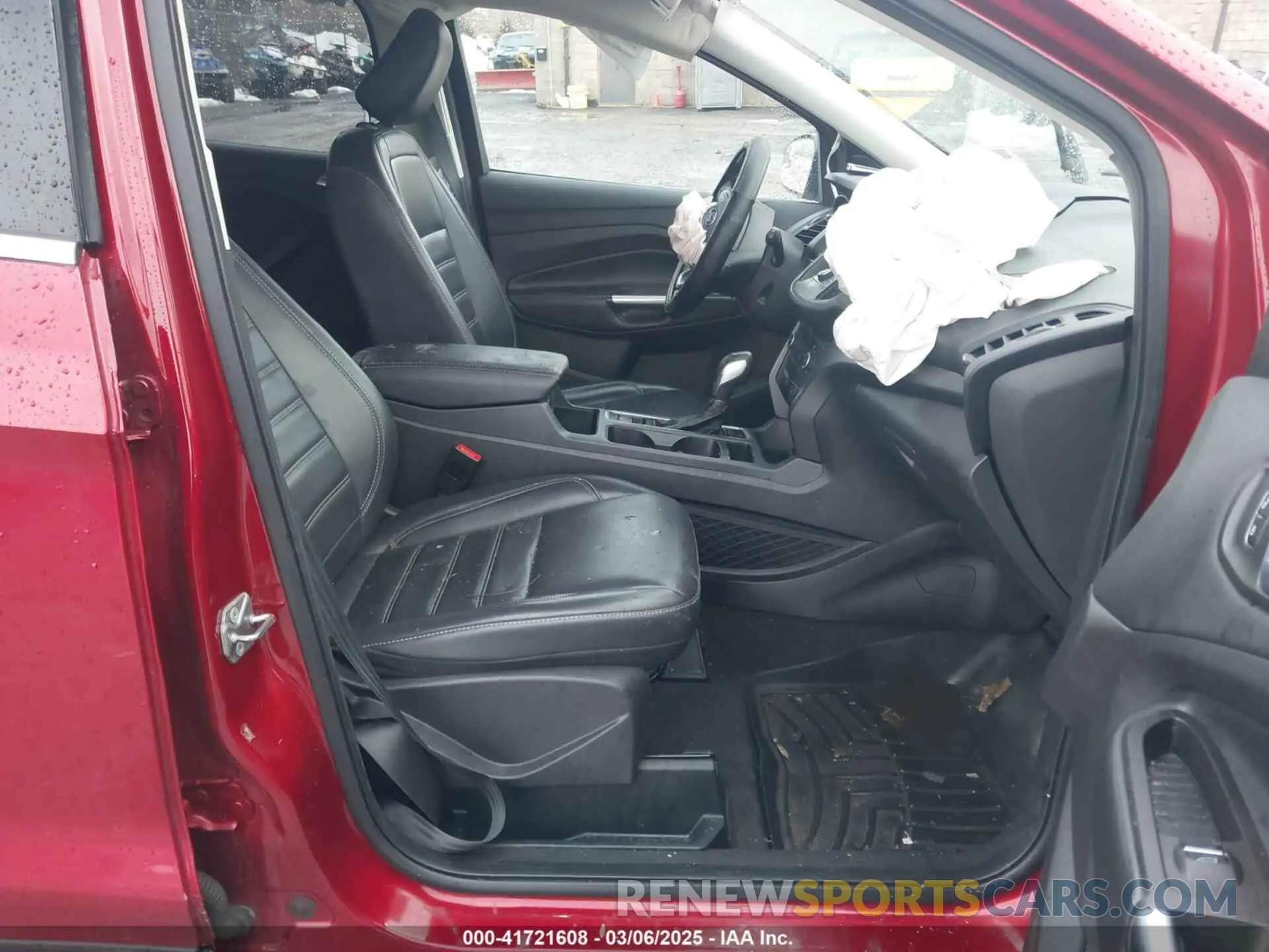 5 Photograph of a damaged car 1FMCU9HD1KUB76186 FORD ESCAPE 2019
