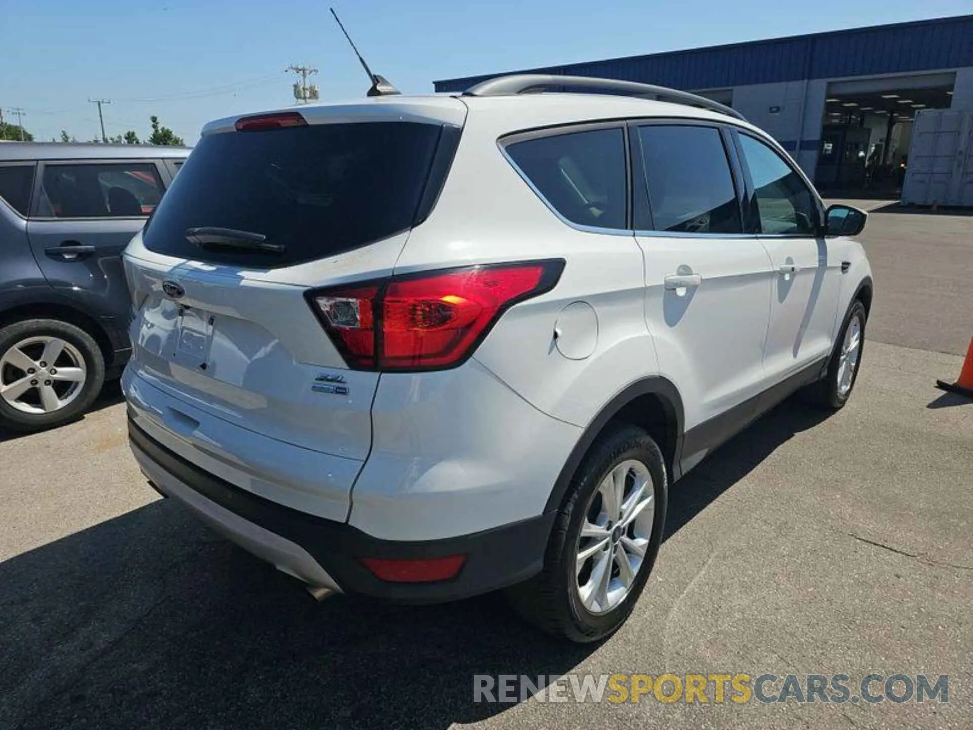 17 Фотография поврежденного автомобиля 1FMCU9HD1KUC35933 FORD ESCAPE 2019
