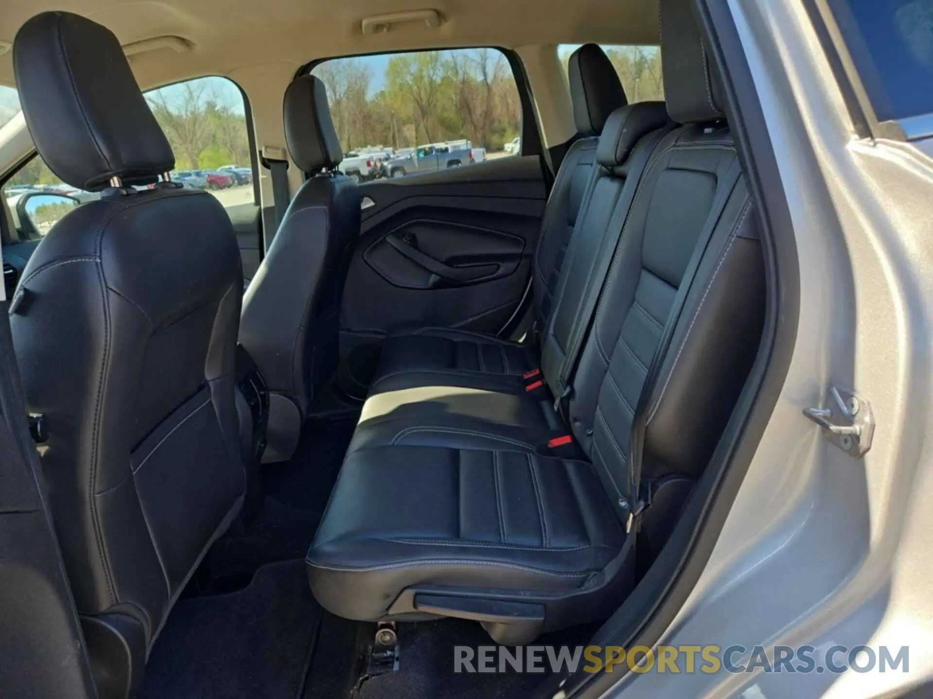 22 Photograph of a damaged car 1FMCU9HD2KUA72581 FORD ESCAPE 2019