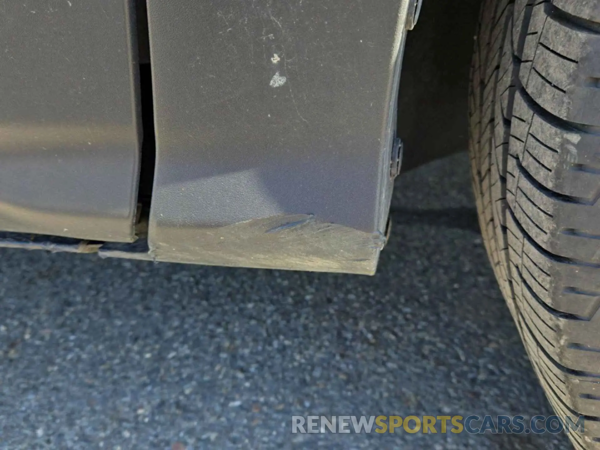 3 Photograph of a damaged car 1FMCU9HD2KUA72581 FORD ESCAPE 2019