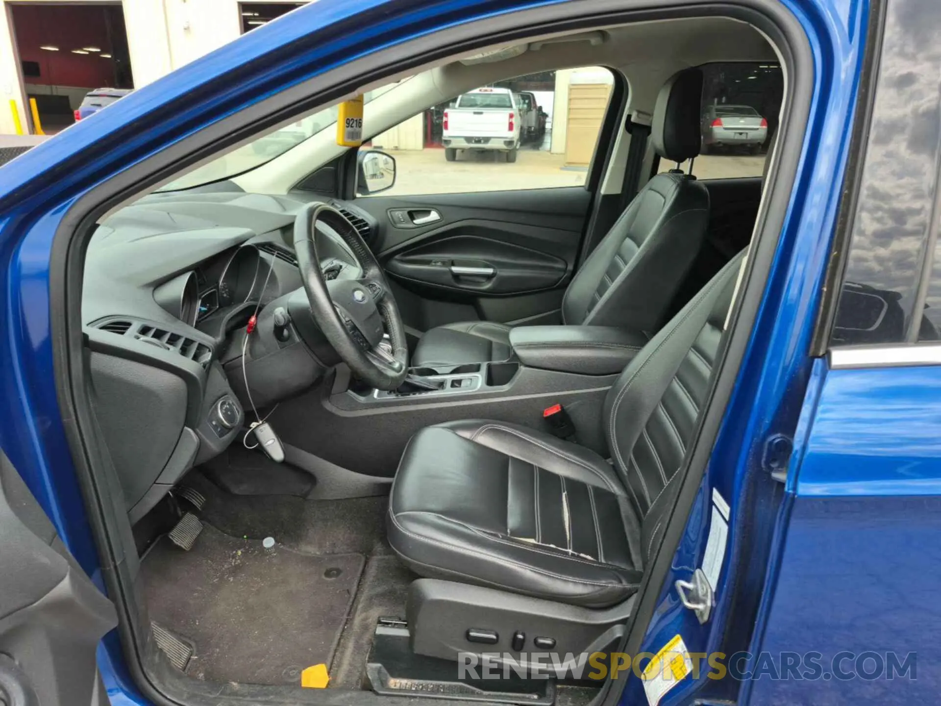 3 Фотография поврежденного автомобиля 1FMCU9HD2KUB11881 FORD ESCAPE 2019