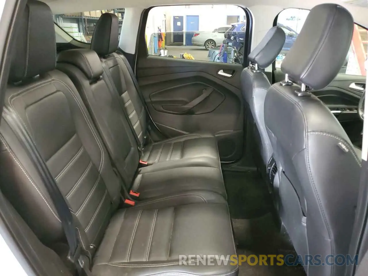 11 Photograph of a damaged car 1FMCU9HD2KUB24274 FORD ESCAPE 2019