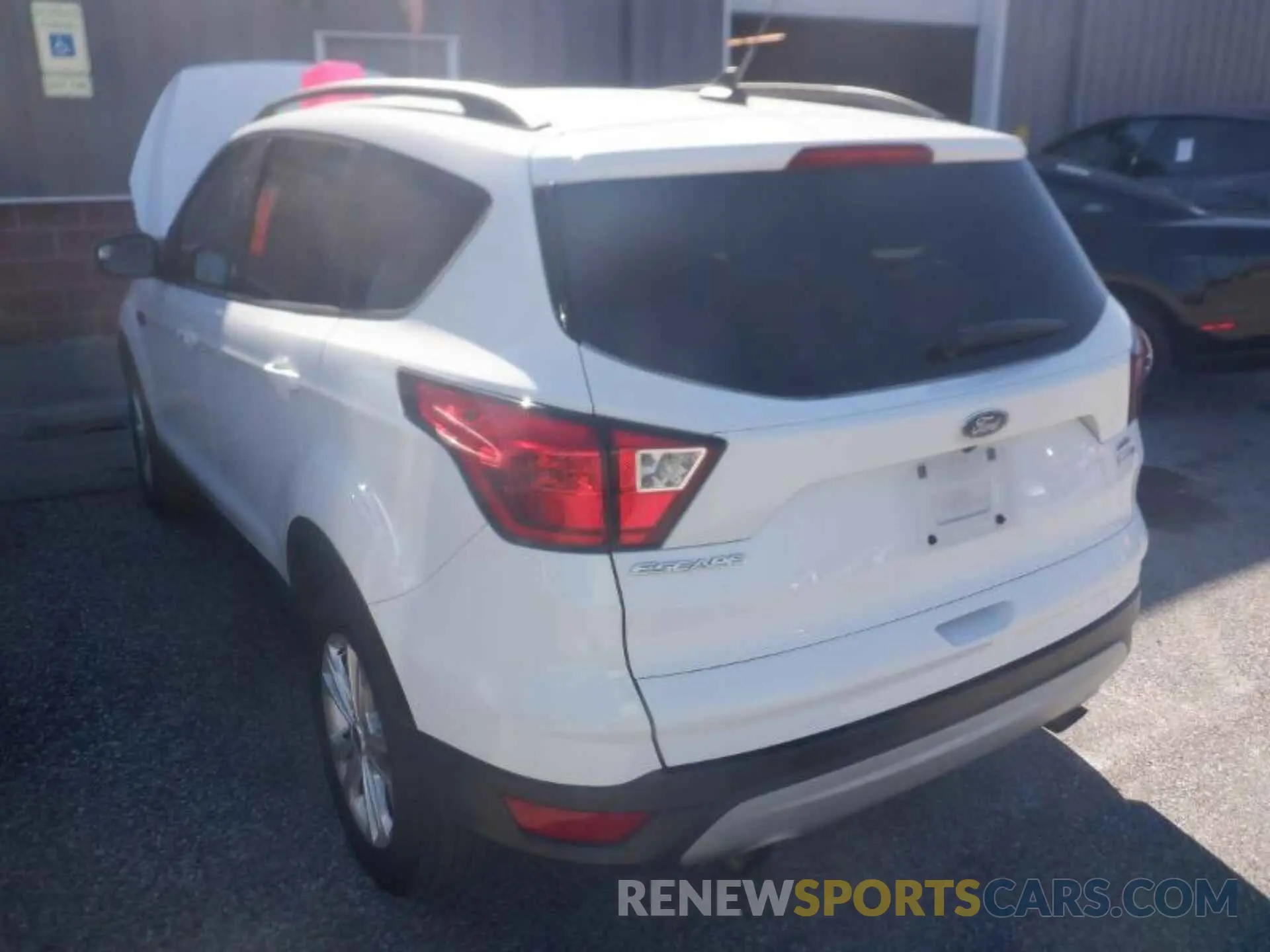 3 Фотография поврежденного автомобиля 1FMCU9HD2KUC07672 FORD ESCAPE 2019