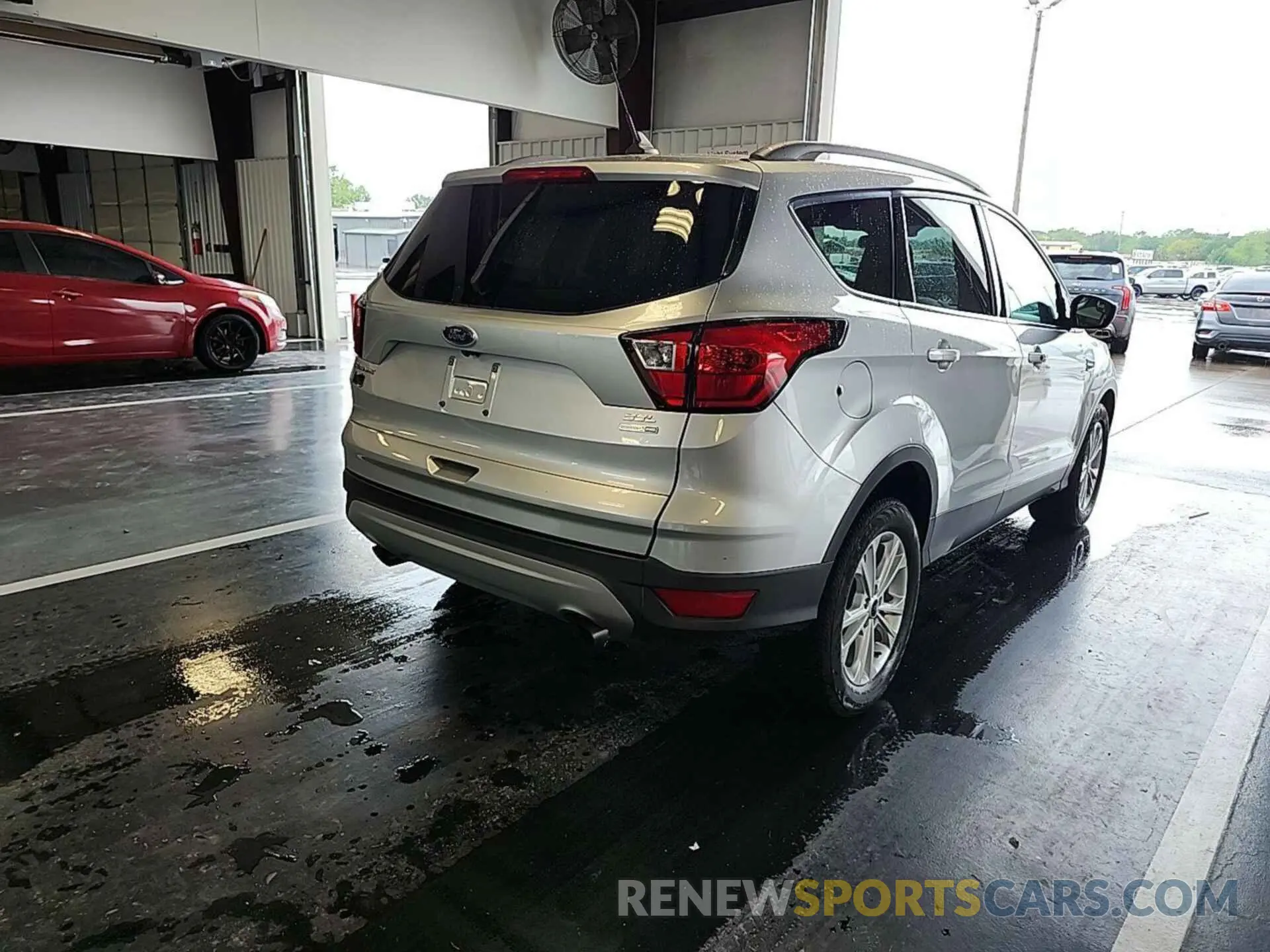 13 Photograph of a damaged car 1FMCU9HD3KUA71343 FORD ESCAPE 2019
