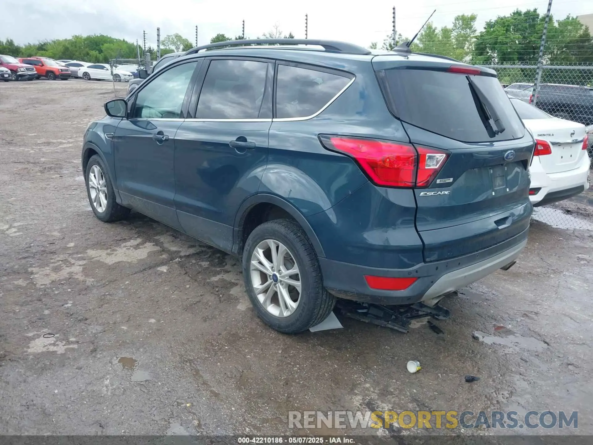 3 Photograph of a damaged car 1FMCU9HD3KUA97893 FORD ESCAPE 2019