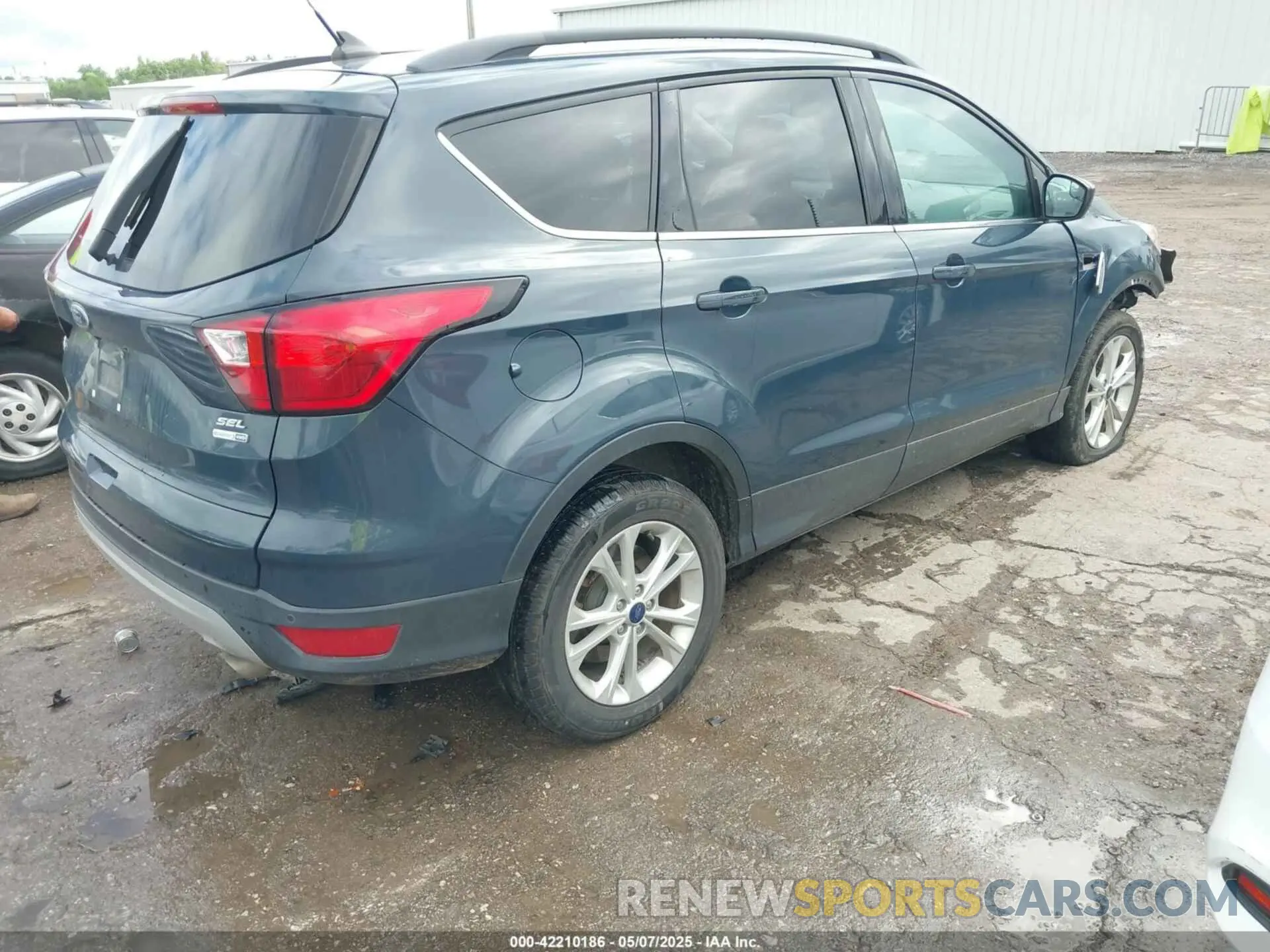 4 Photograph of a damaged car 1FMCU9HD3KUA97893 FORD ESCAPE 2019