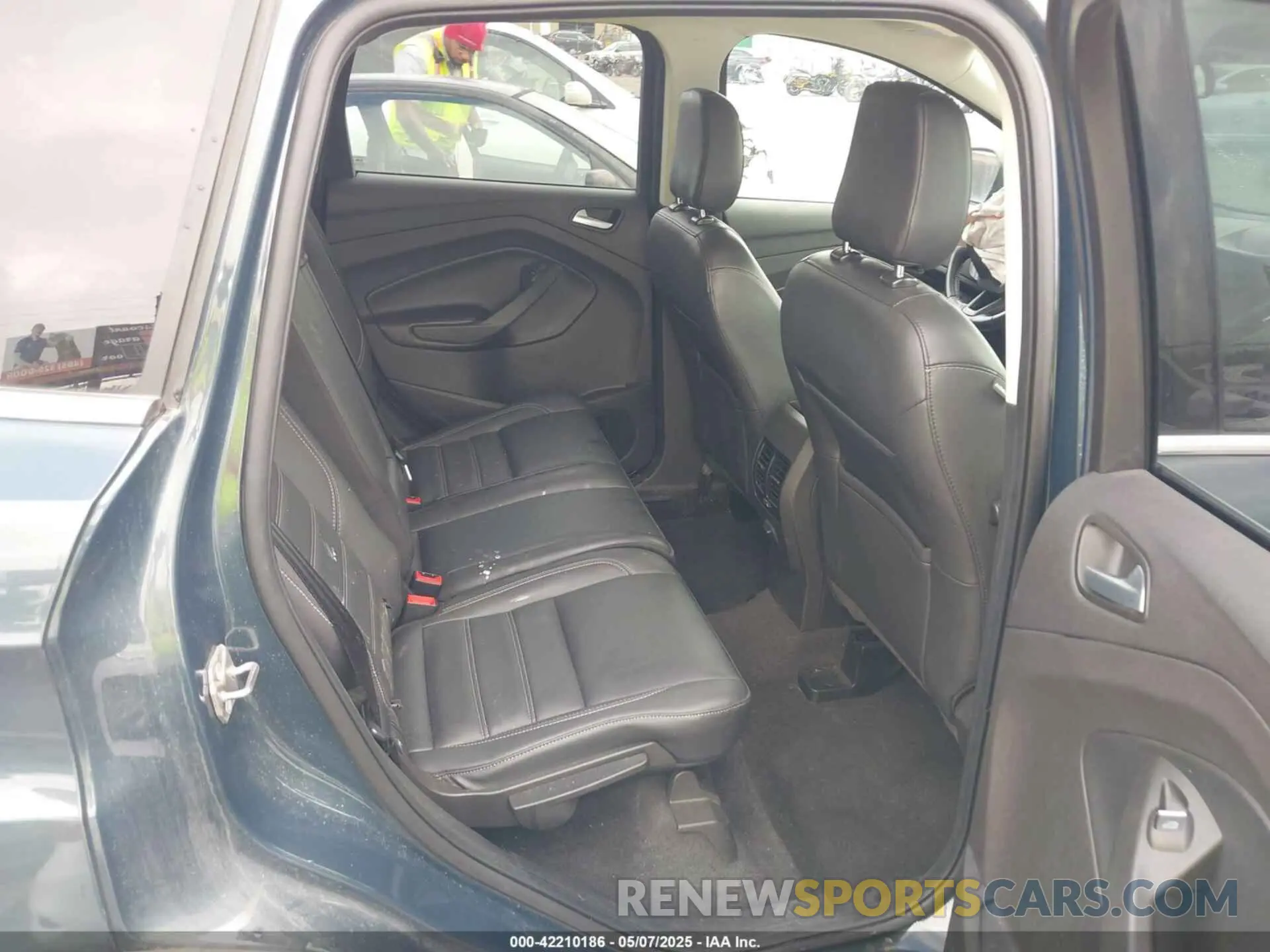 8 Photograph of a damaged car 1FMCU9HD3KUA97893 FORD ESCAPE 2019