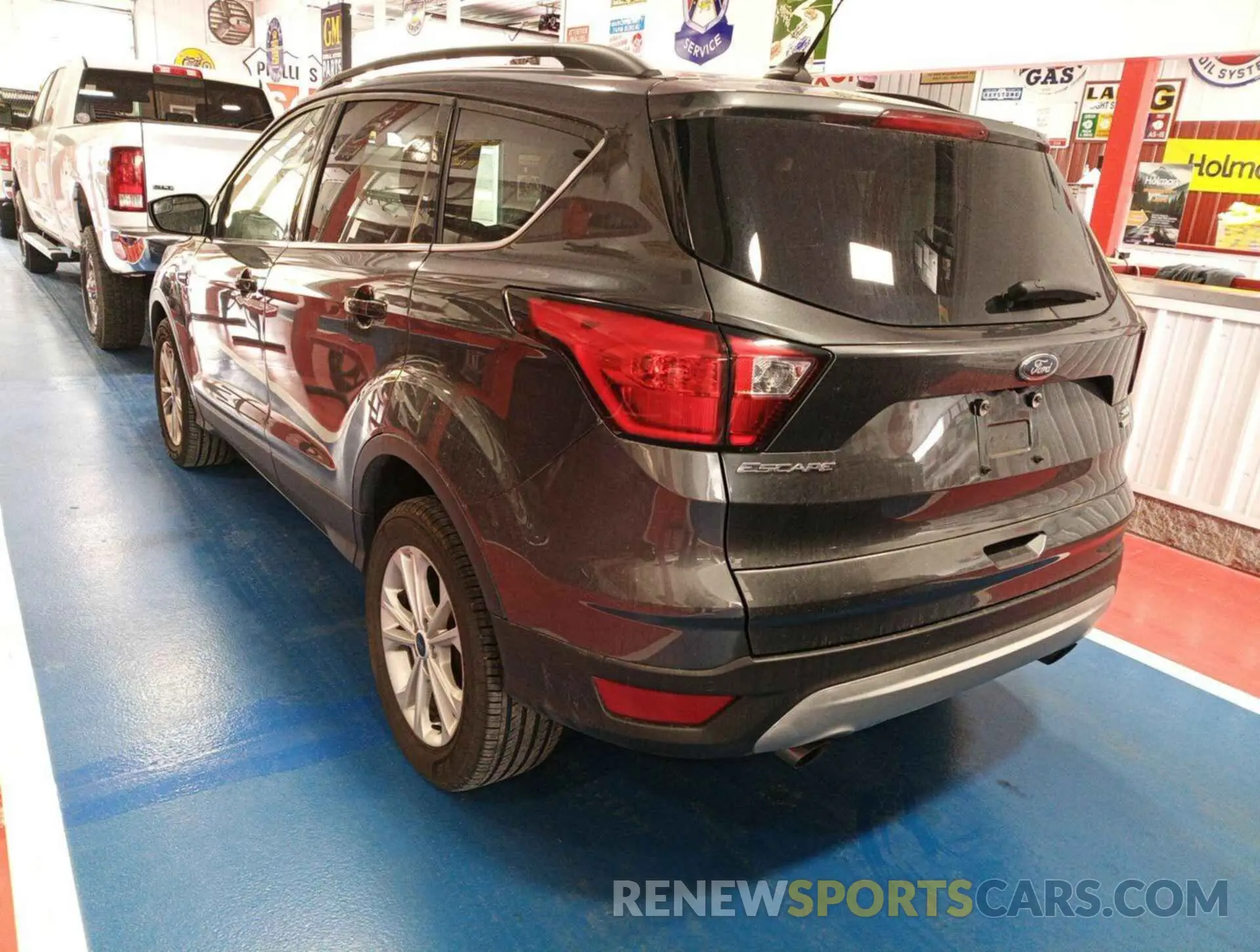 19 Photograph of a damaged car 1FMCU9HD3KUB89148 FORD ESCAPE 2019