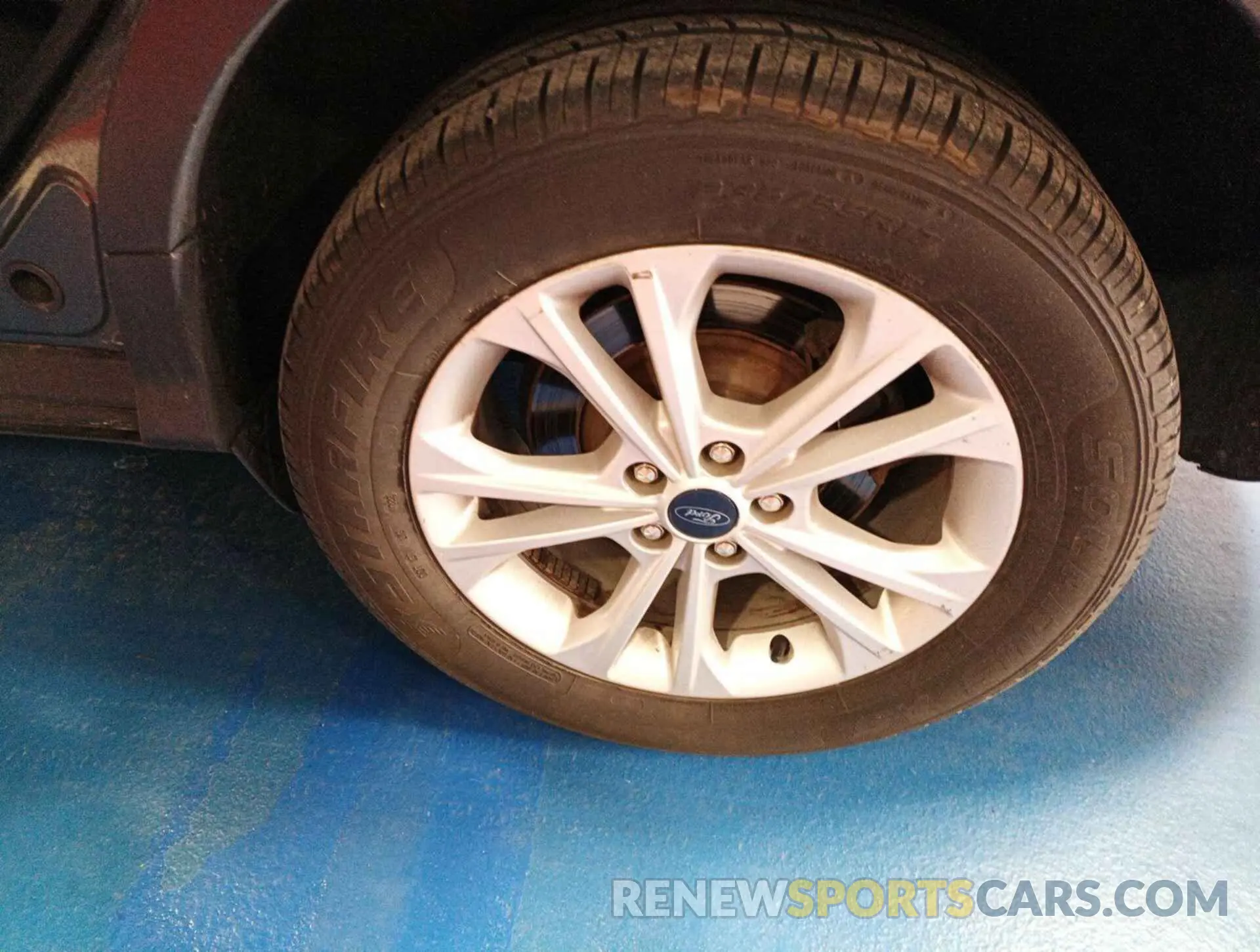 6 Photograph of a damaged car 1FMCU9HD3KUB89148 FORD ESCAPE 2019