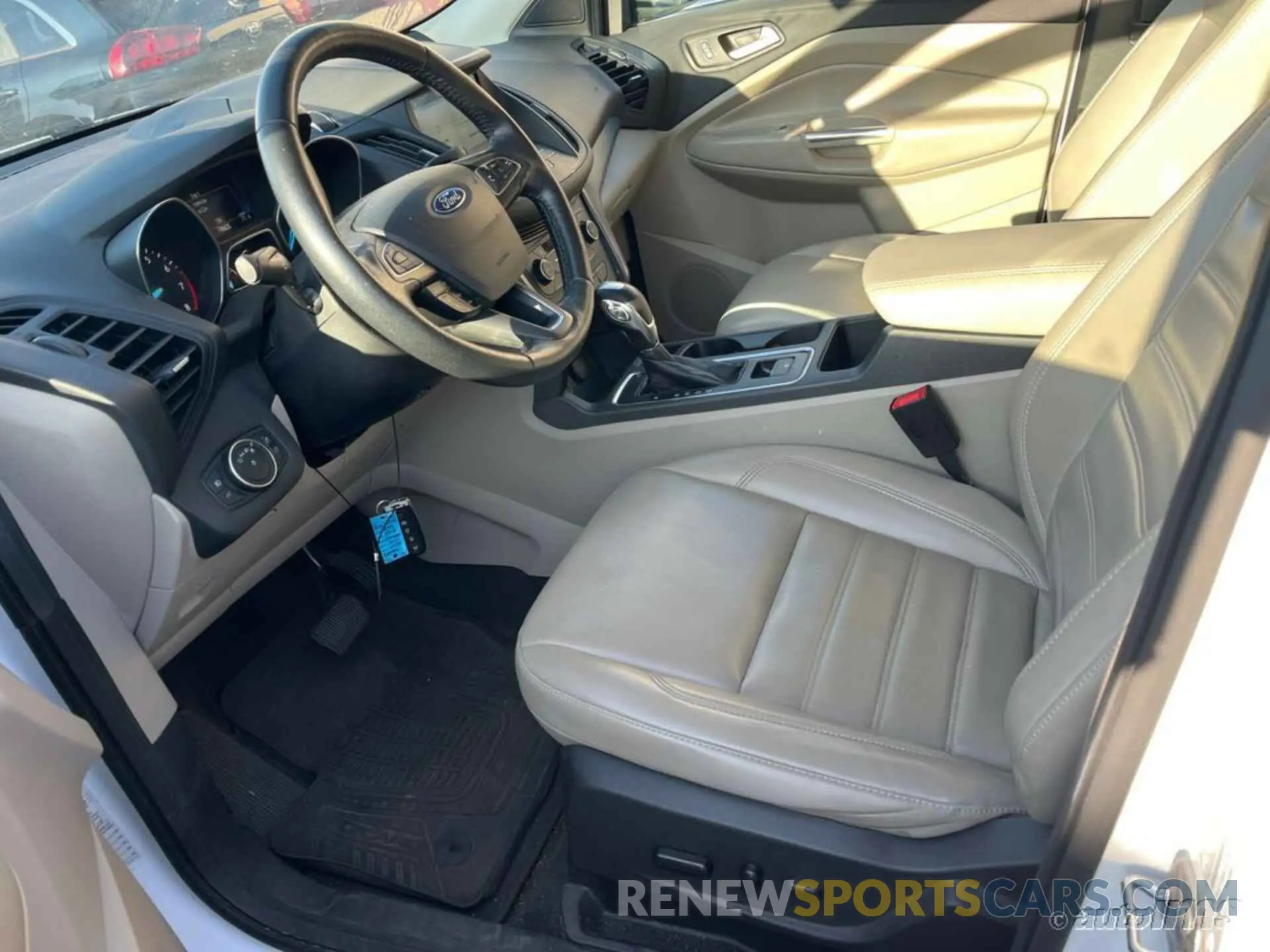 8 Photograph of a damaged car 1FMCU9HD4KUA72629 FORD ESCAPE 2019