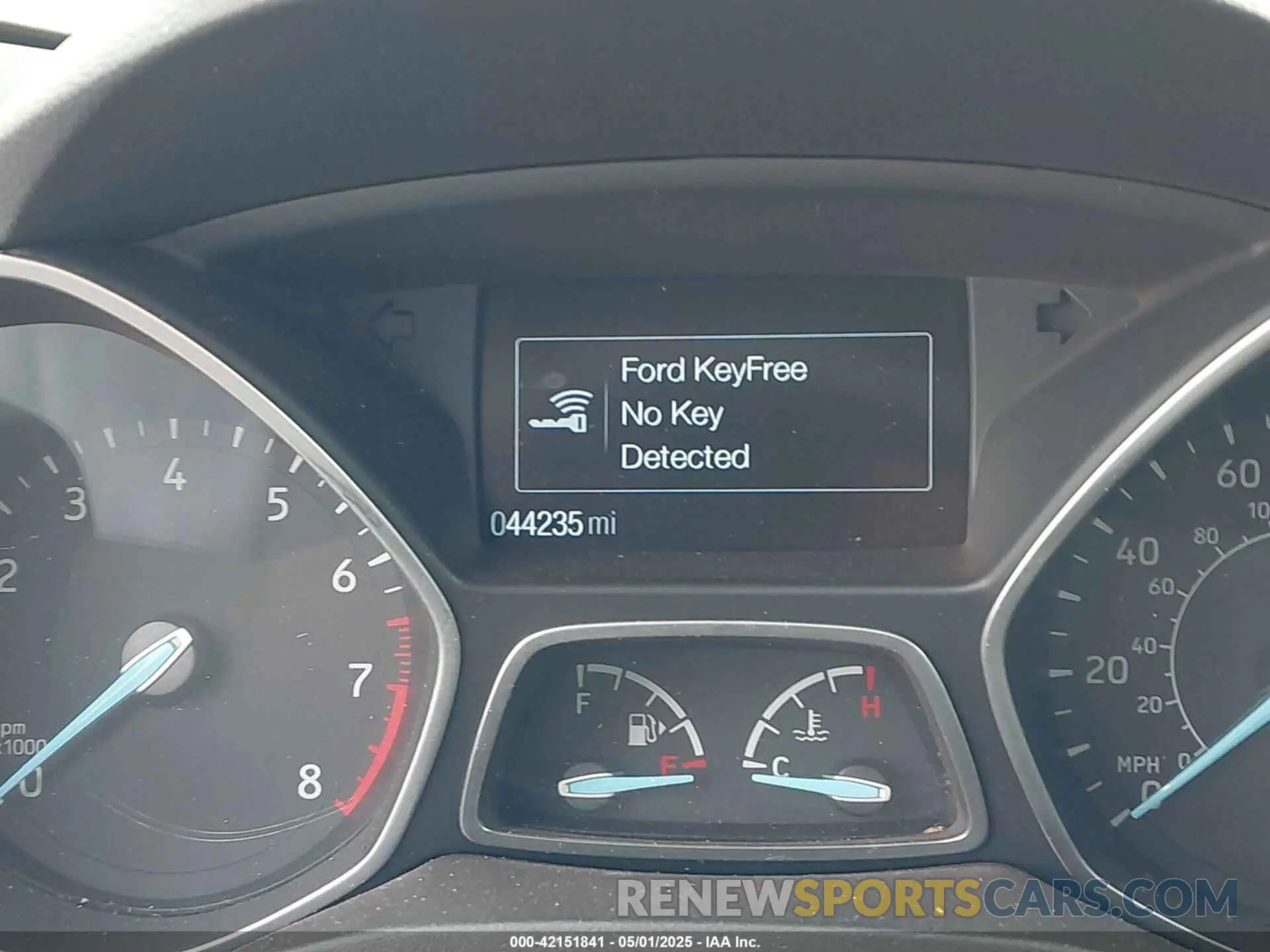 14 Photograph of a damaged car 1FMCU9HD4KUA88085 FORD ESCAPE 2019