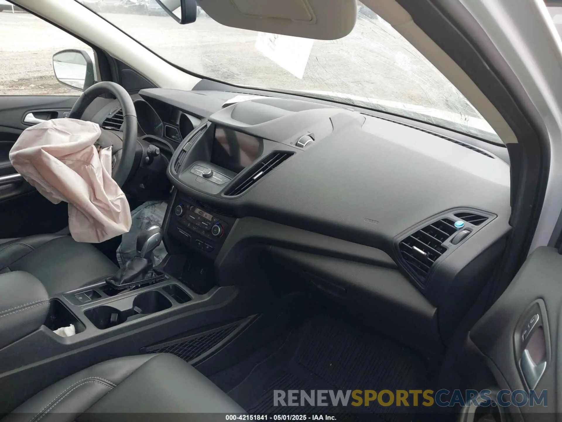5 Photograph of a damaged car 1FMCU9HD4KUA88085 FORD ESCAPE 2019