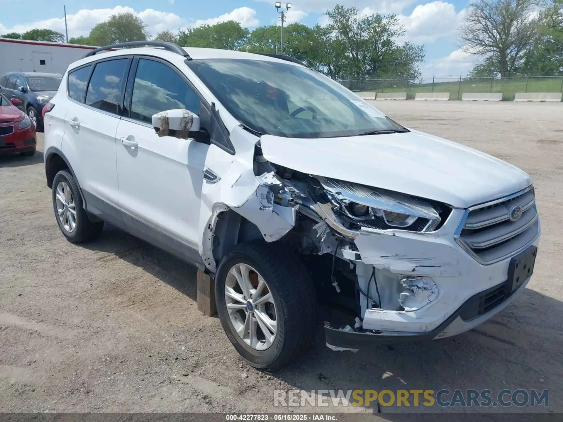1 Photograph of a damaged car 1FMCU9HD4KUB01773 FORD ESCAPE 2019