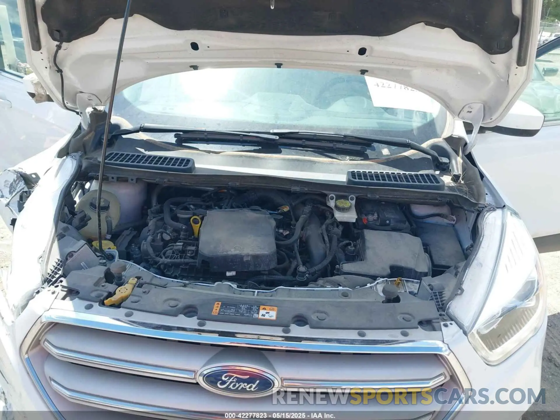 10 Photograph of a damaged car 1FMCU9HD4KUB01773 FORD ESCAPE 2019