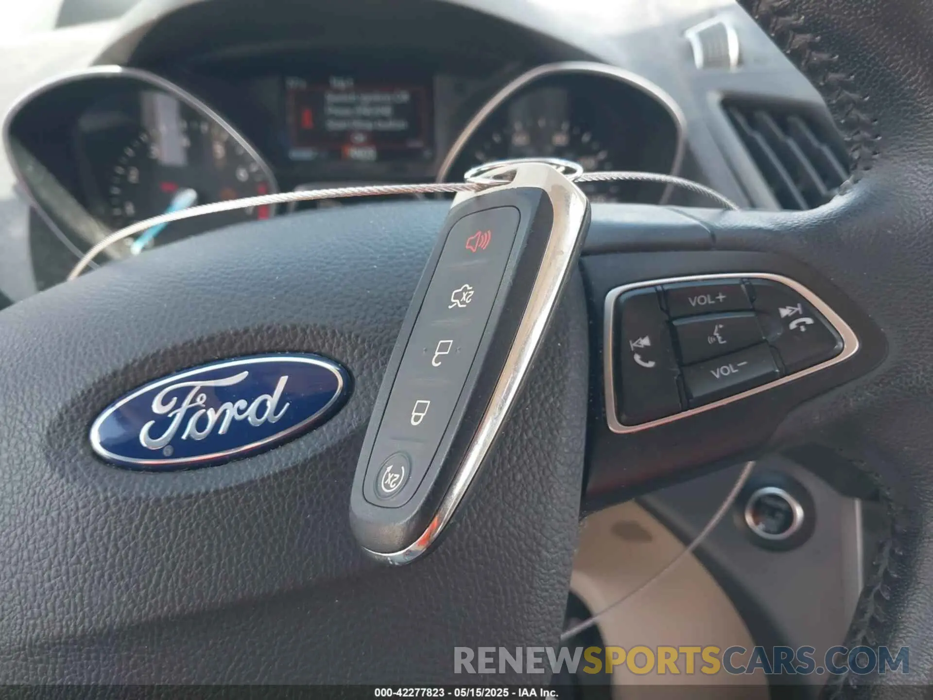 11 Photograph of a damaged car 1FMCU9HD4KUB01773 FORD ESCAPE 2019