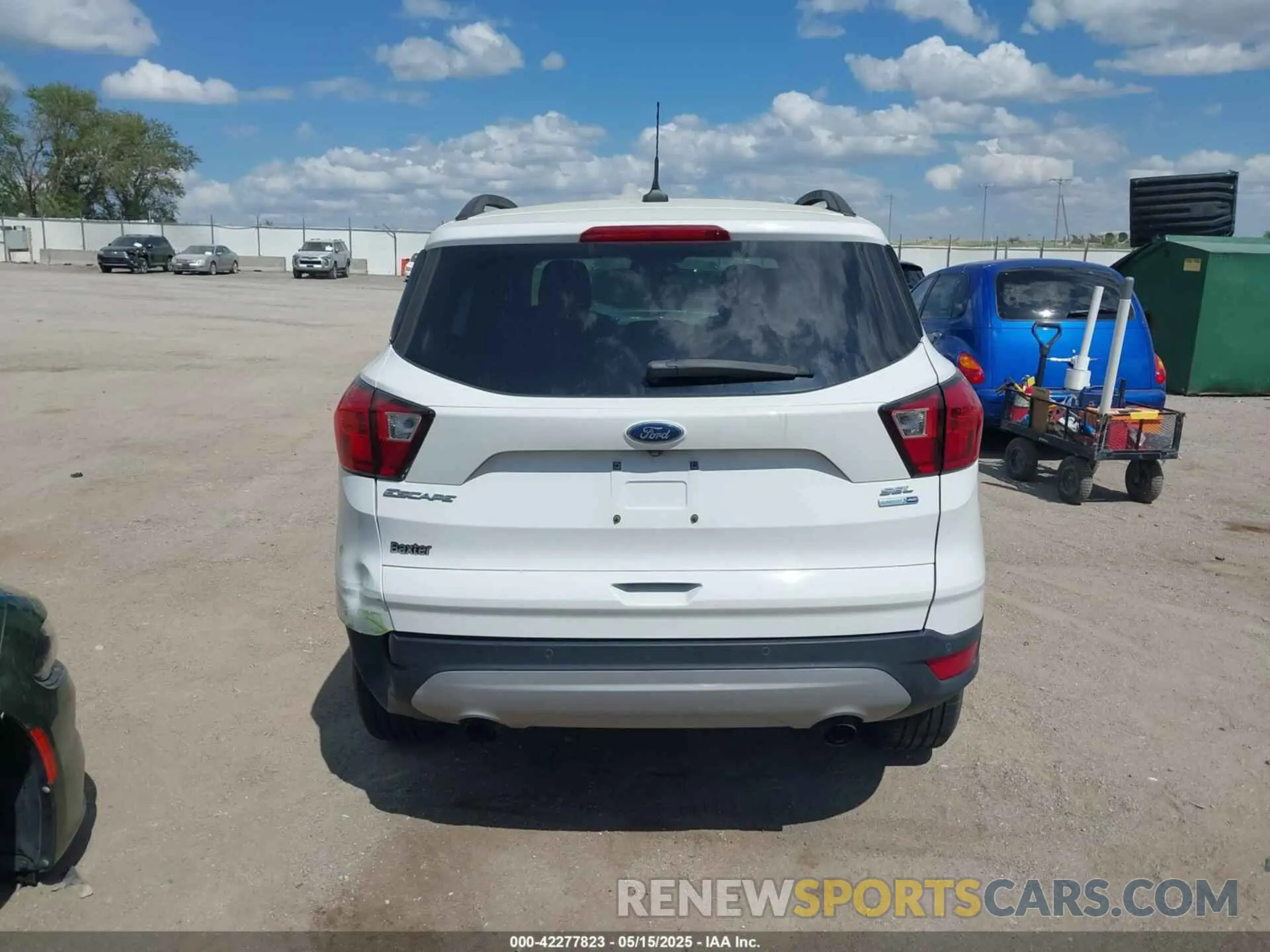17 Photograph of a damaged car 1FMCU9HD4KUB01773 FORD ESCAPE 2019