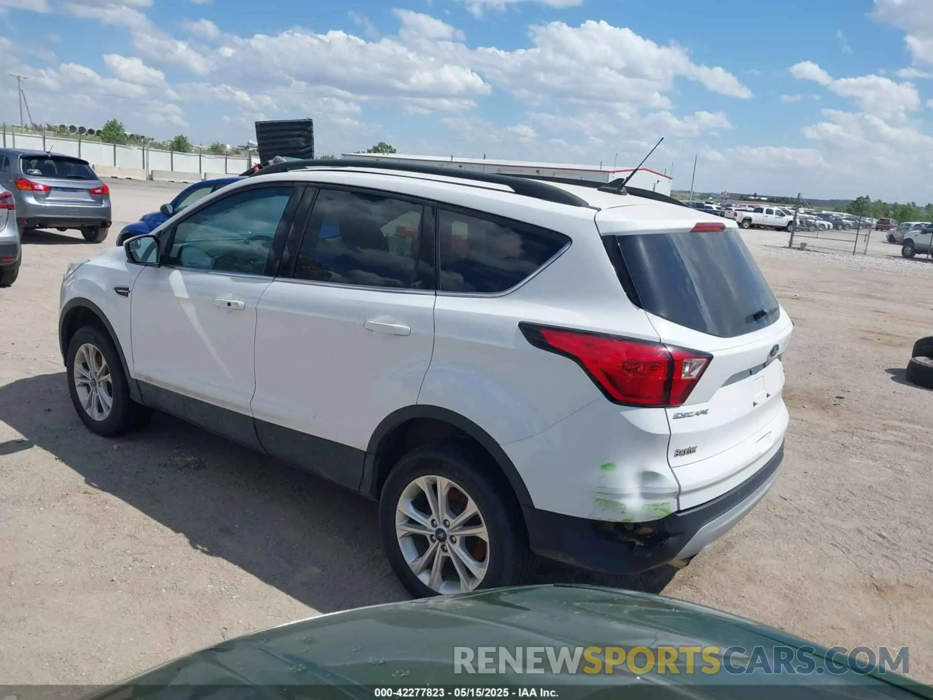 3 Photograph of a damaged car 1FMCU9HD4KUB01773 FORD ESCAPE 2019
