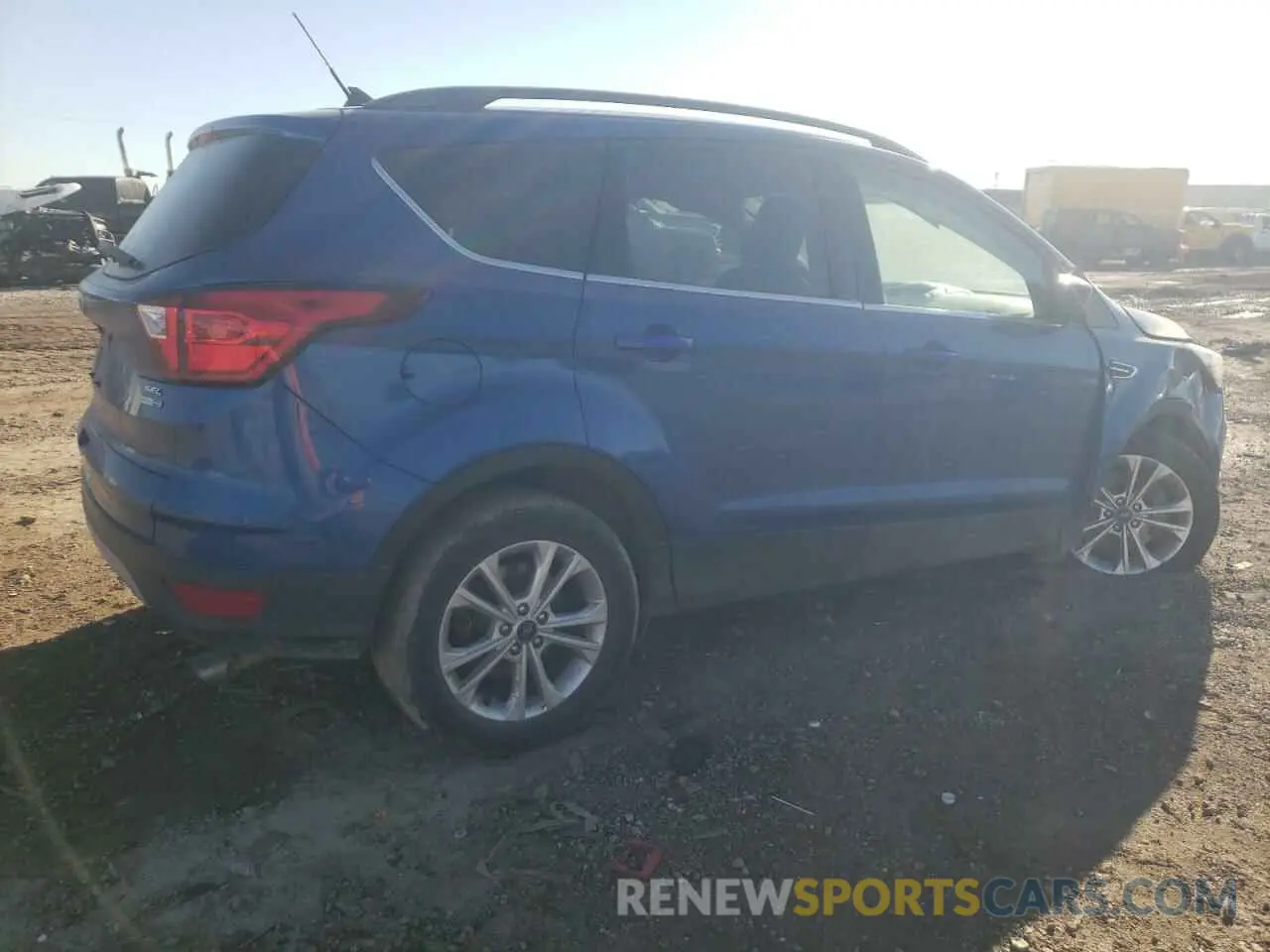 3 Photograph of a damaged car 1FMCU9HD4KUB33297 FORD ESCAPE 2019