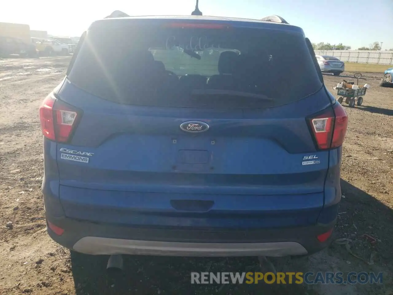 6 Photograph of a damaged car 1FMCU9HD4KUB33297 FORD ESCAPE 2019