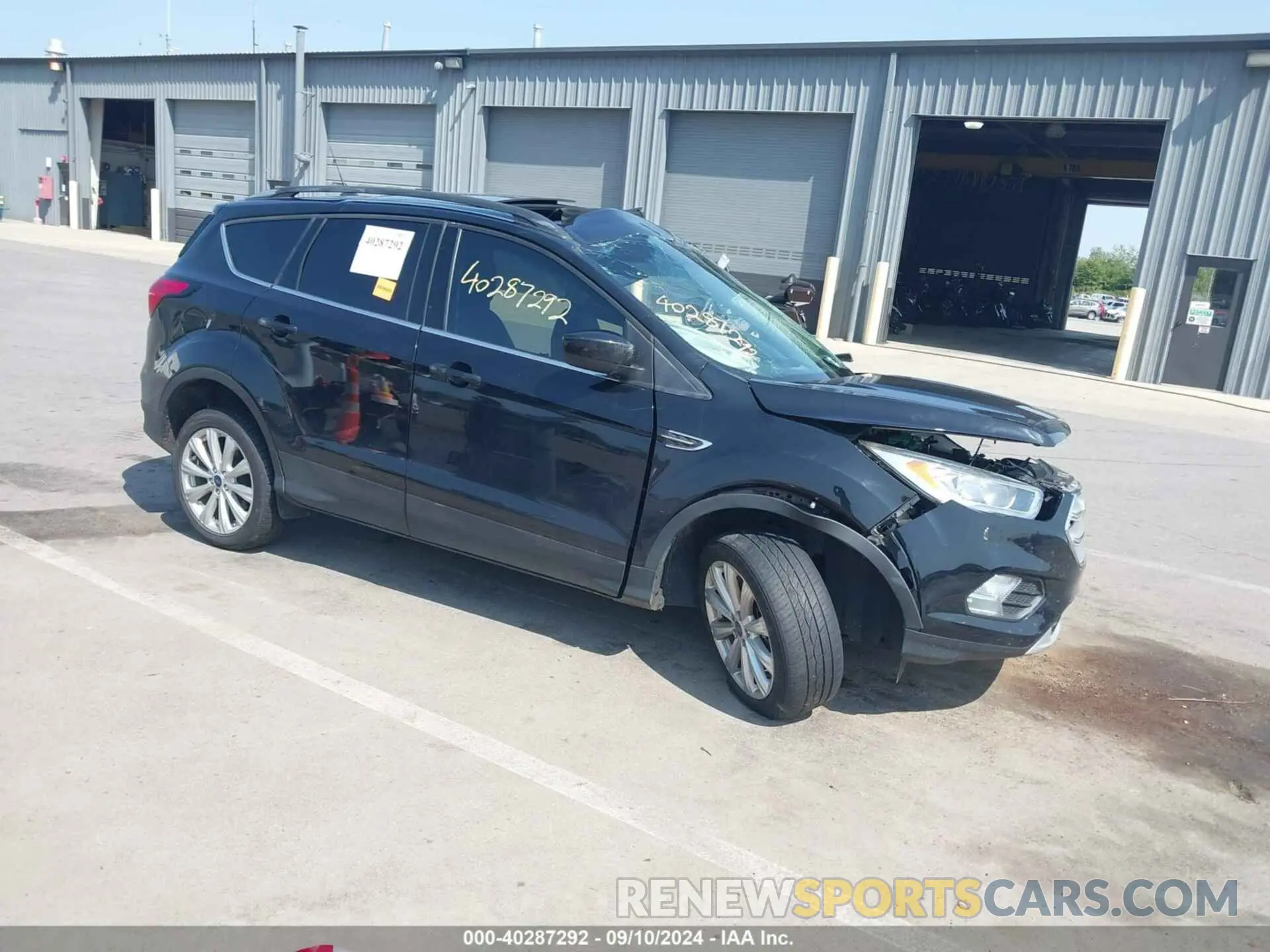 1 Фотография поврежденного автомобиля 1FMCU9HD5KUA01097 FORD ESCAPE 2019