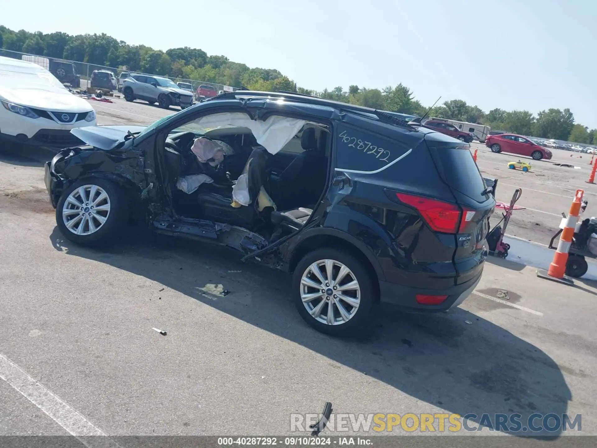 3 Фотография поврежденного автомобиля 1FMCU9HD5KUA01097 FORD ESCAPE 2019