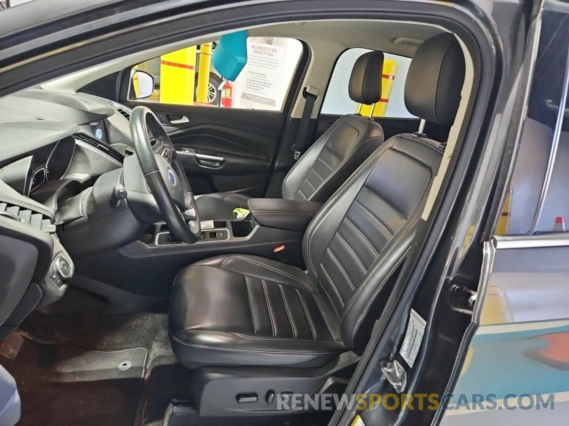 15 Фотография поврежденного автомобиля 1FMCU9HD5KUA48176 FORD ESCAPE 2019
