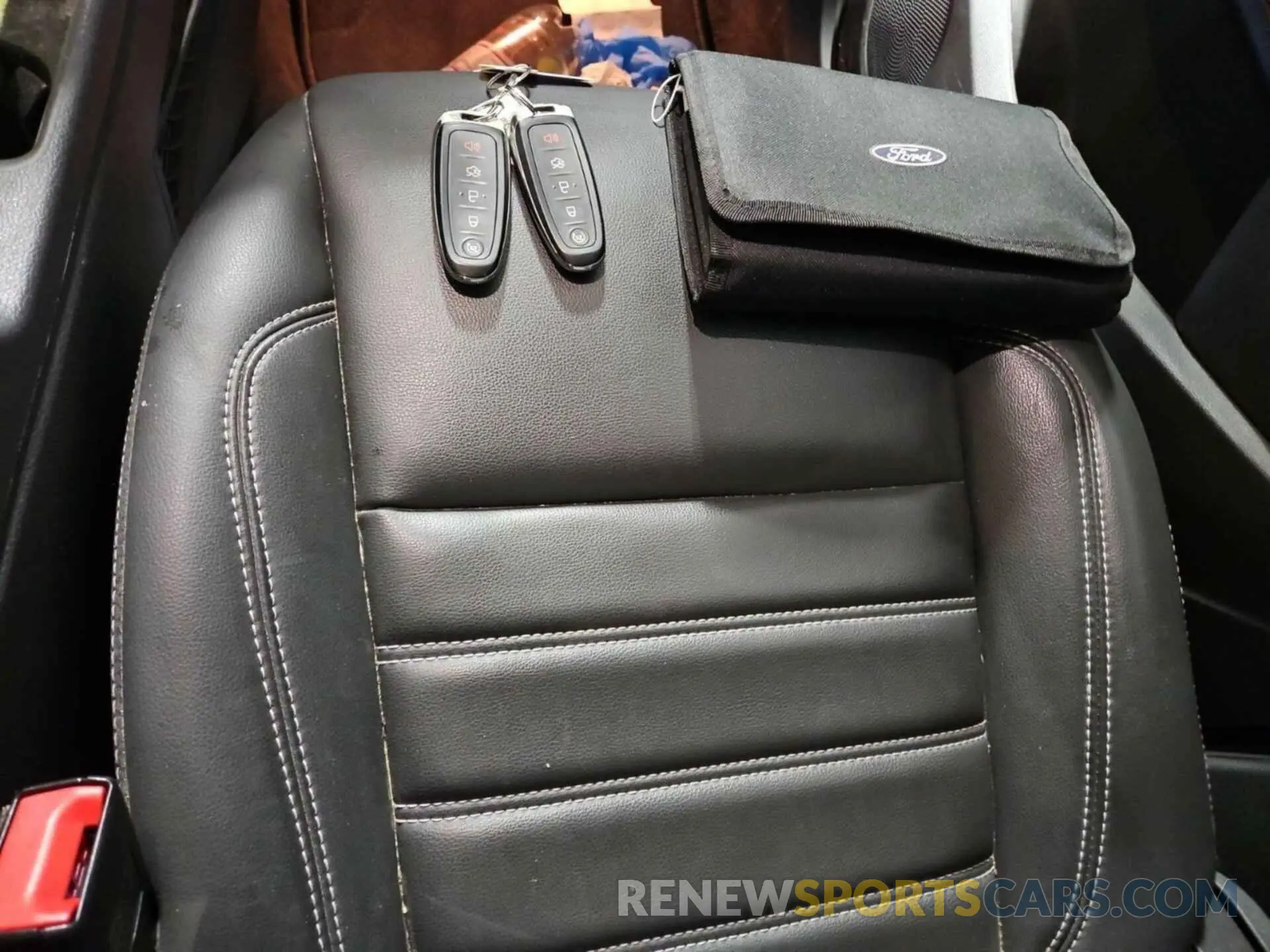 19 Фотография поврежденного автомобиля 1FMCU9HD5KUA48176 FORD ESCAPE 2019