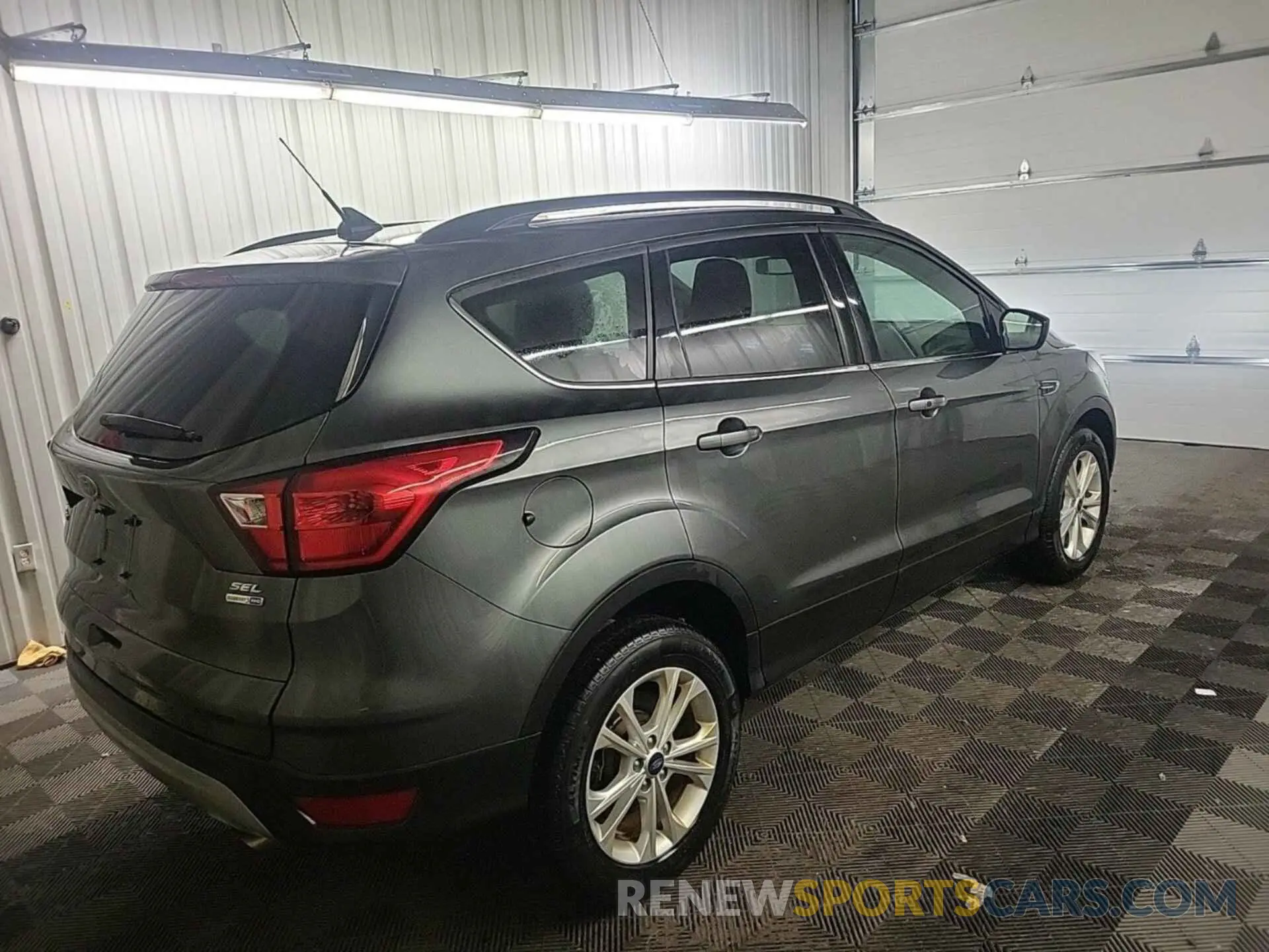 42 Фотография поврежденного автомобиля 1FMCU9HD5KUA48176 FORD ESCAPE 2019