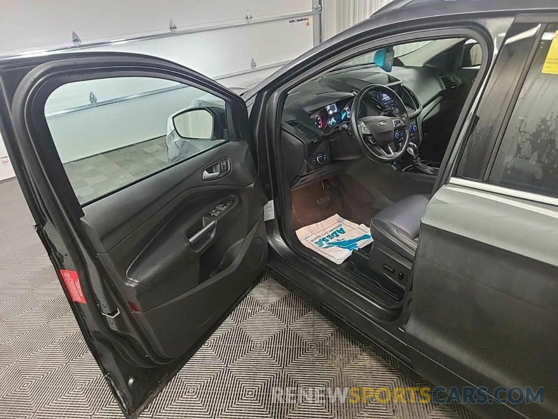 6 Фотография поврежденного автомобиля 1FMCU9HD5KUA48176 FORD ESCAPE 2019
