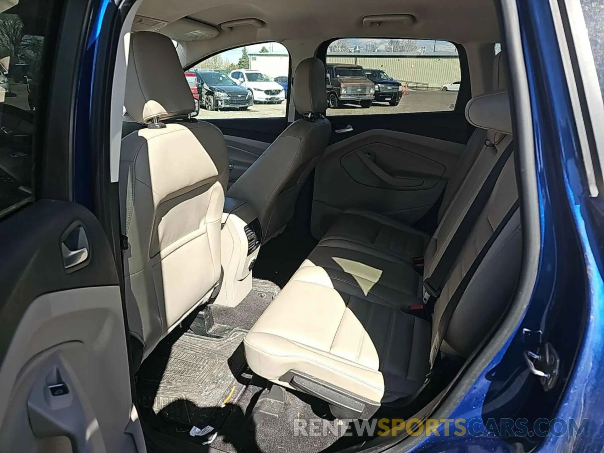 3 Photograph of a damaged car 1FMCU9HD5KUB82489 FORD ESCAPE 2019