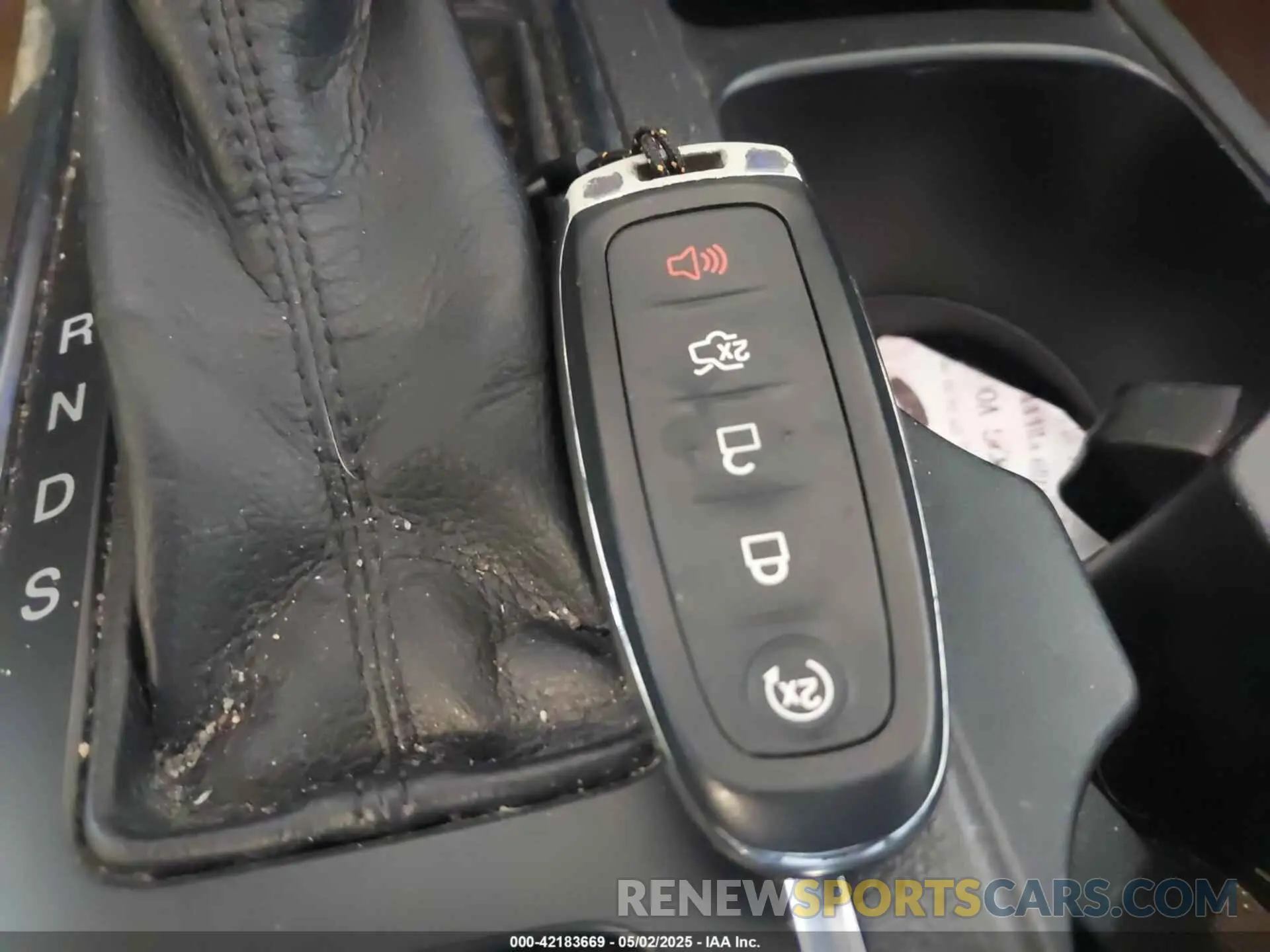 11 Photograph of a damaged car 1FMCU9HD5KUB88860 FORD ESCAPE 2019