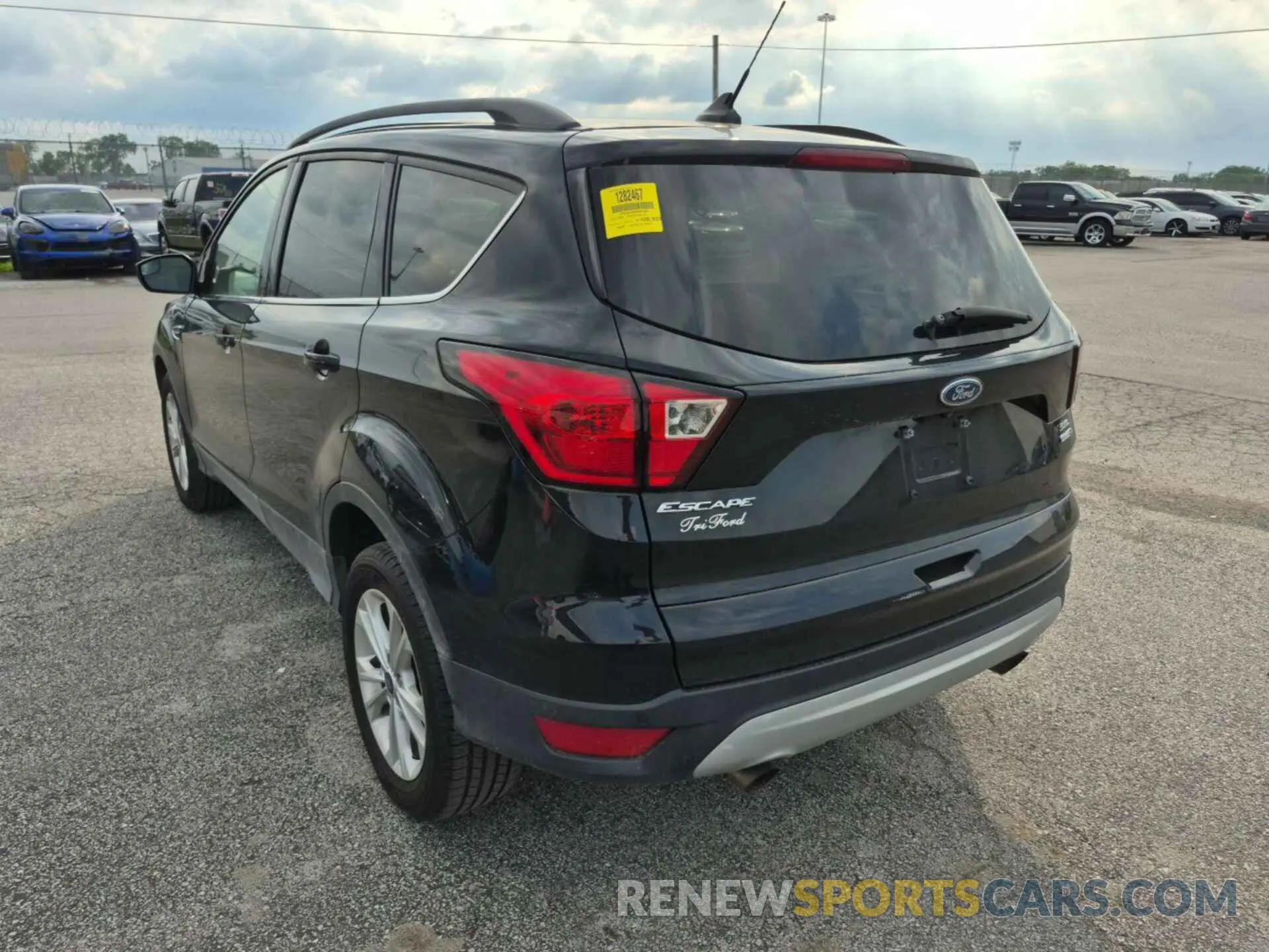 10 Photograph of a damaged car 1FMCU9HD5KUC07861 FORD ESCAPE 2019
