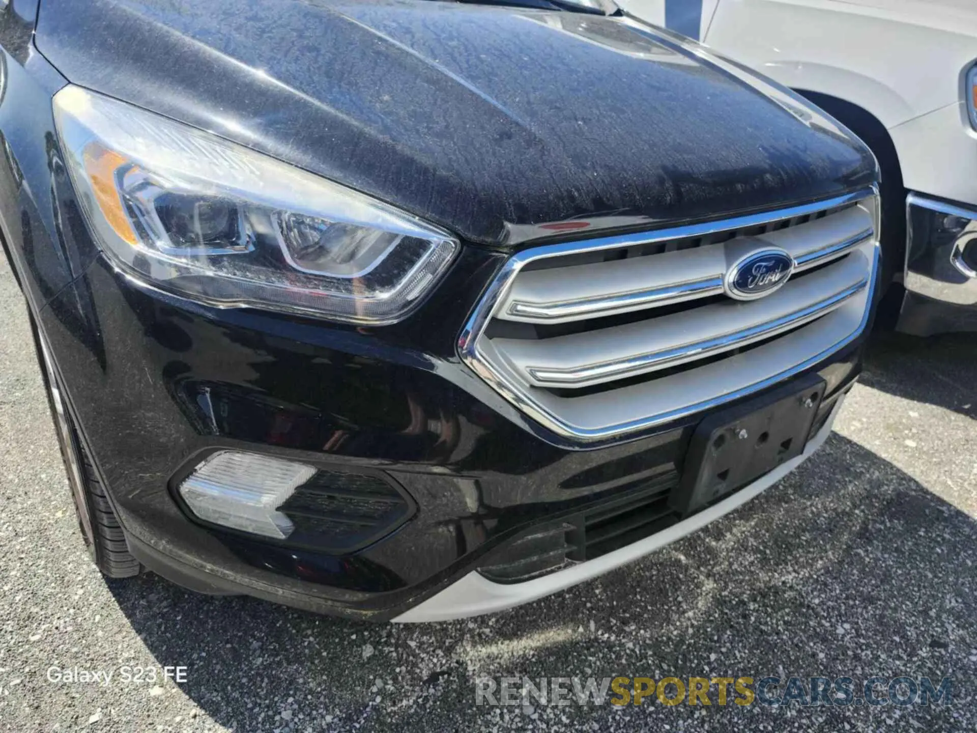 17 Photograph of a damaged car 1FMCU9HD5KUC07861 FORD ESCAPE 2019